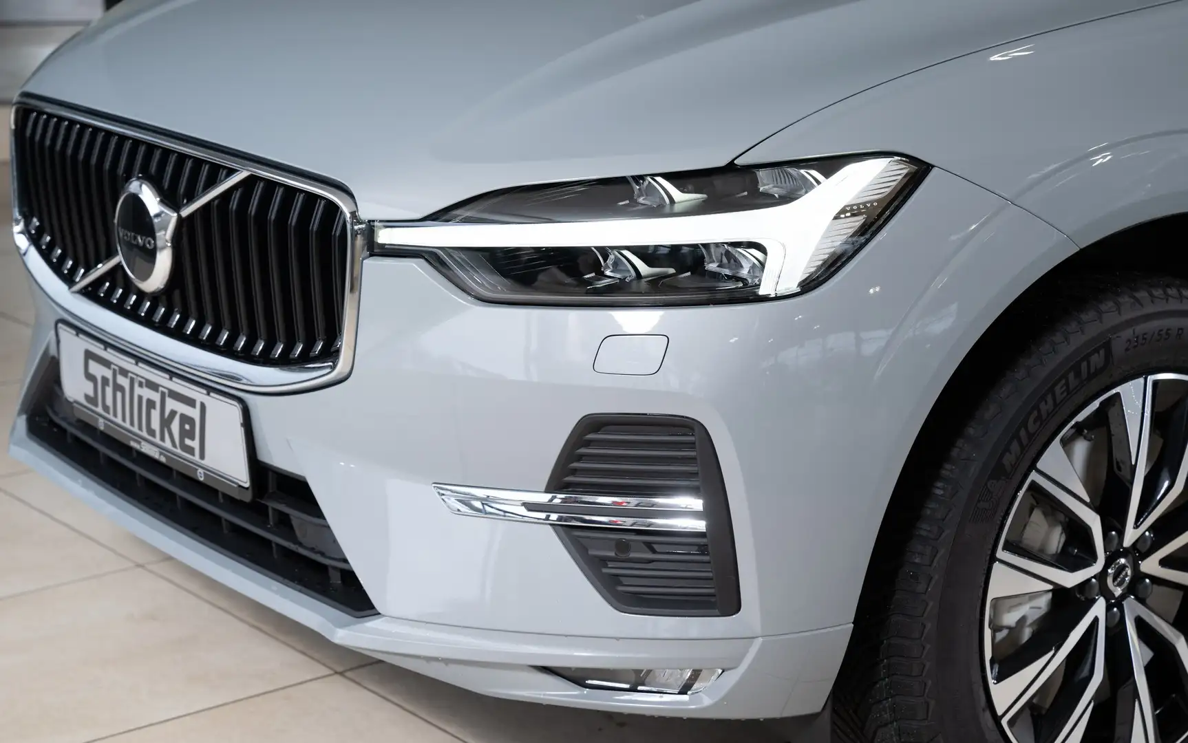Volvo XC60 B4 Diesel Core Navi ACC Kamera 2-Zonen-Klima. Grau - 2