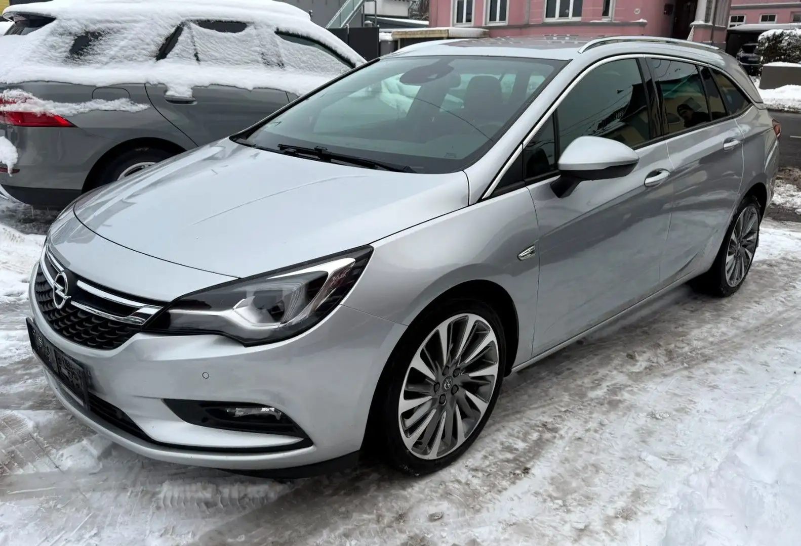 Opel Astra Sports Tourer Ultimate 1.Hd/Led/Leder/Navi Silber - 1