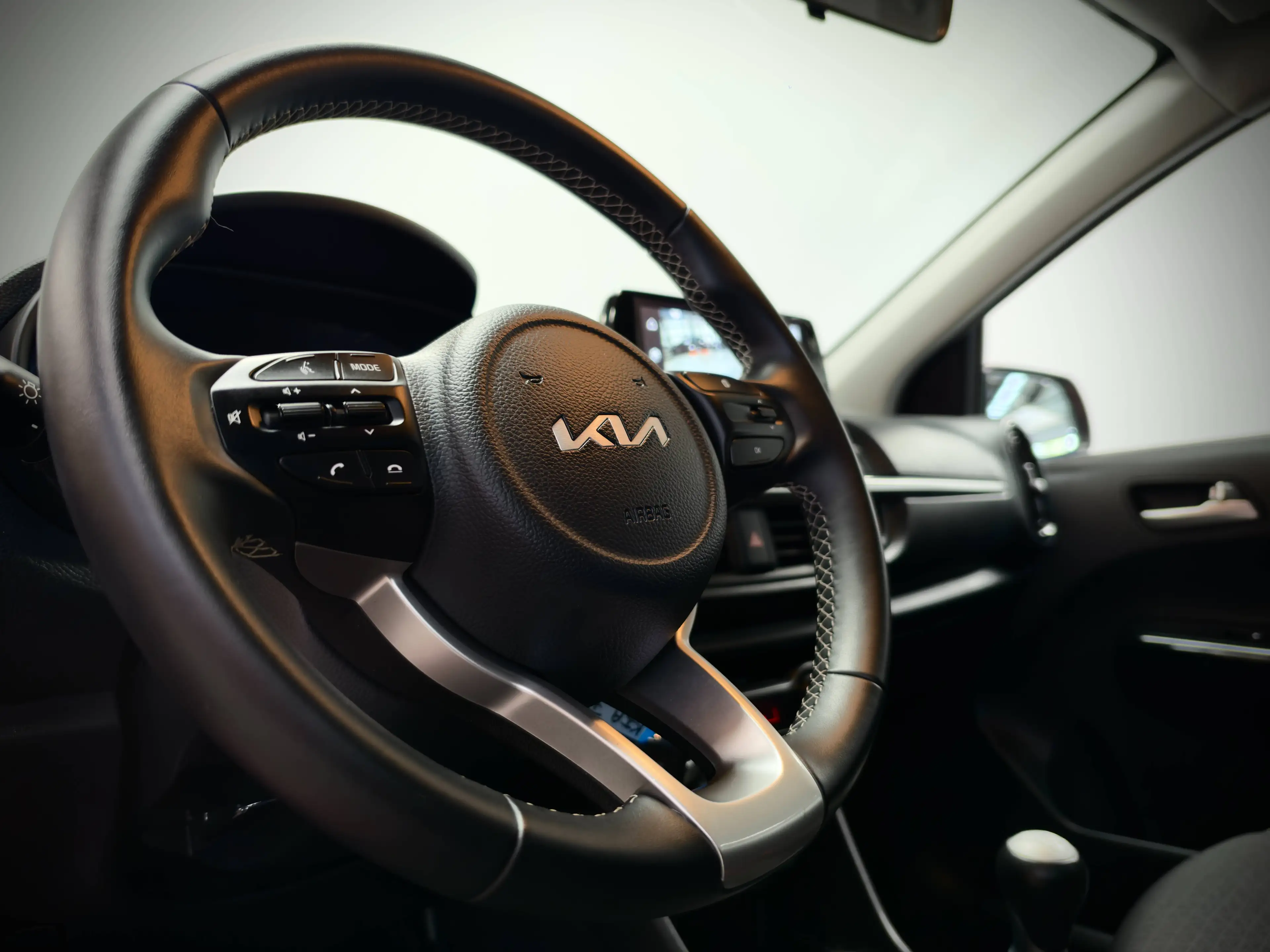 Kia Picanto 1.0i-1ERPRO-GPS-CARPLAY-CAMERA-JANTES15-PDC — photo 14