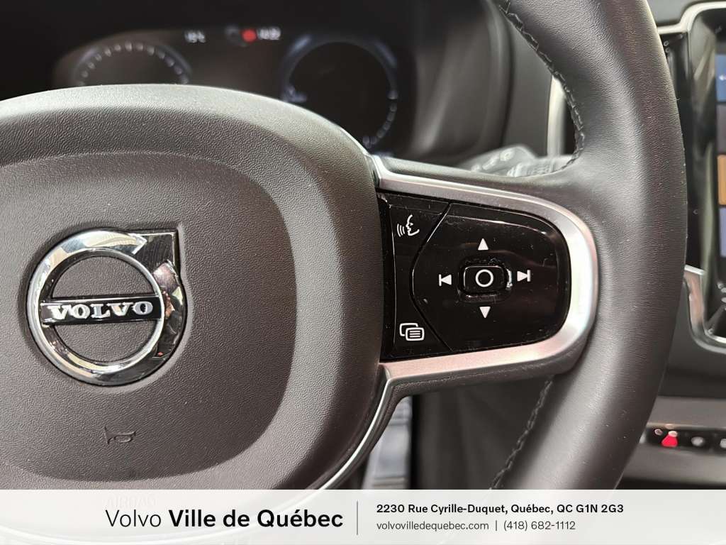 2022 Volvo XC90 Hybride Branchable- B&W- 7 places thumb 15