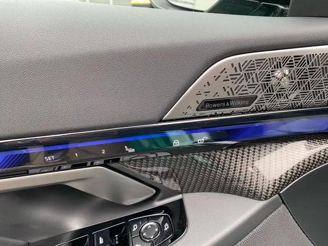 BMW M5 view 13