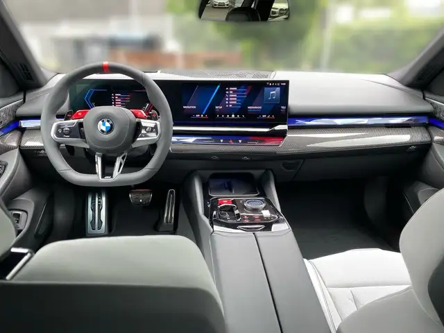 BMW M5 view 10