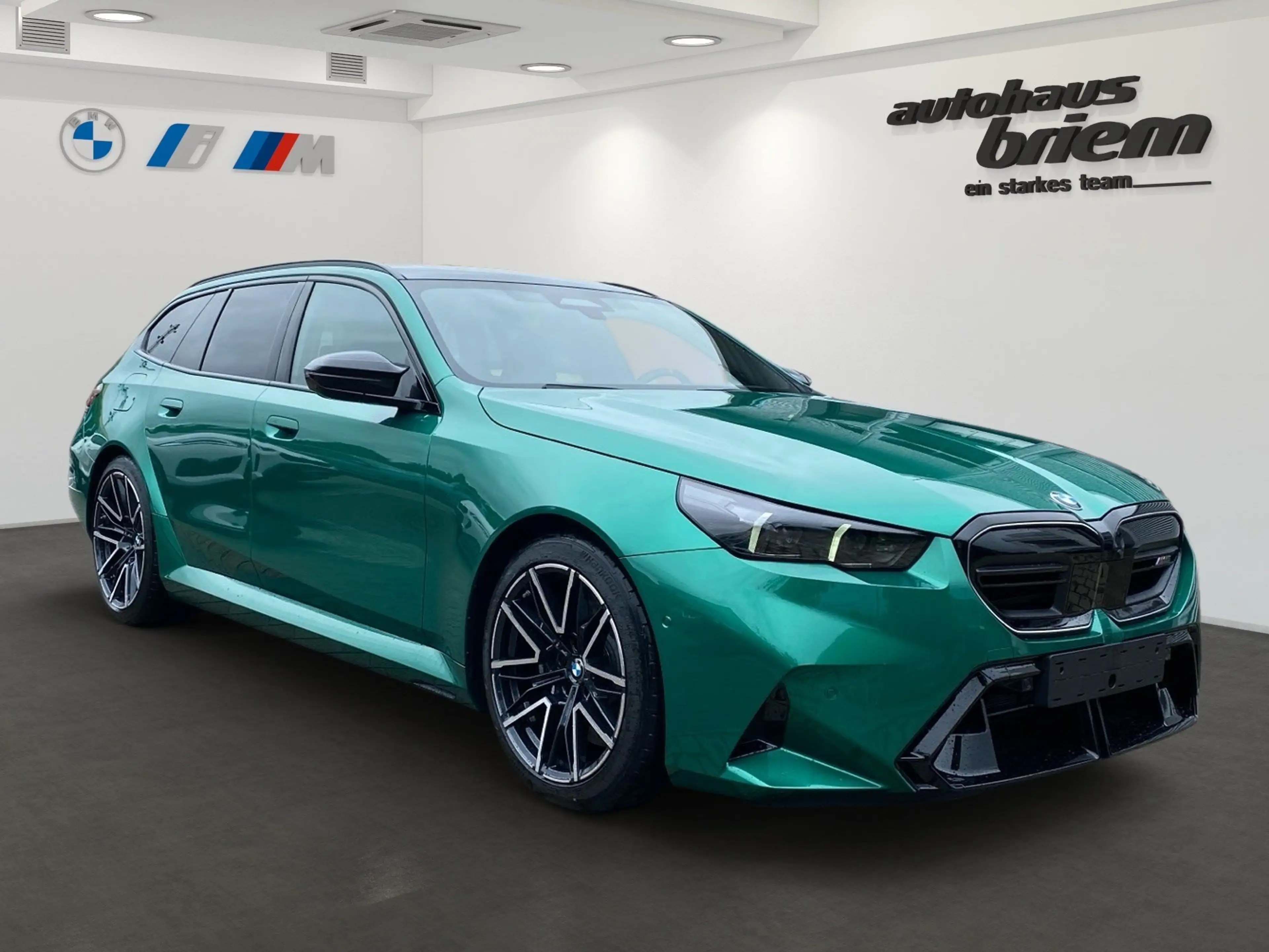 BMW M5 Touring Dienstwagen GL, M V8-Power Hybrid — photo 2