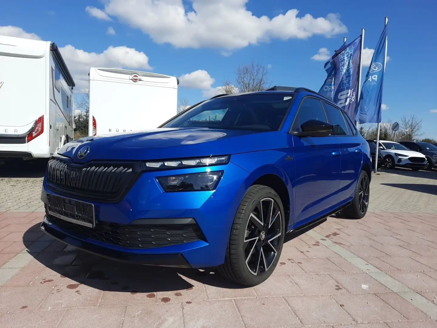 Skoda Kamiq 1.5 TSI Monte Carlo Pano LED PDC Klimaa. SHZ AHK Синій - 2