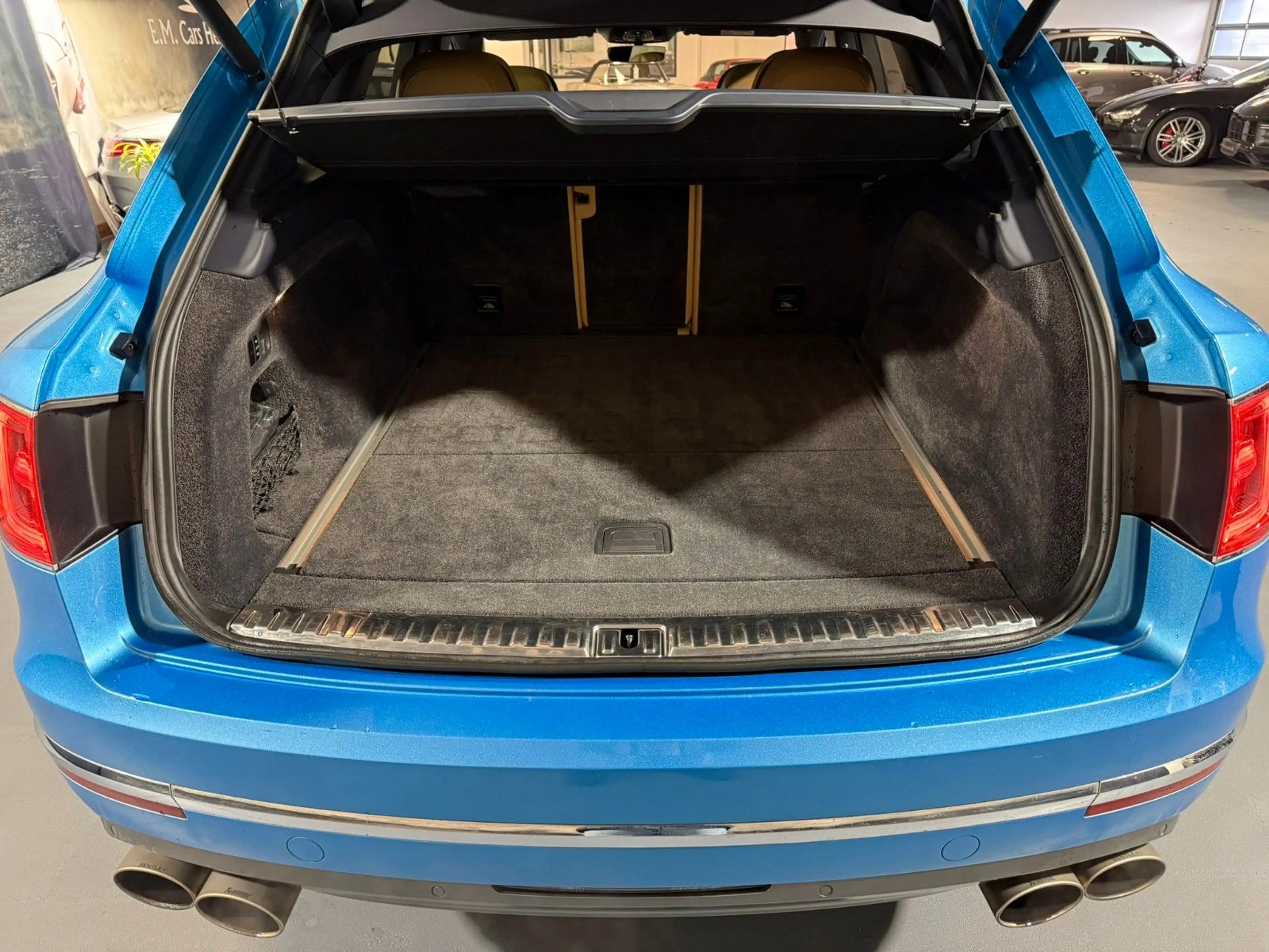 Bentley Bentayga 6.0 W12 4WD Autom. Akrapovic Scheckh. — photo 6