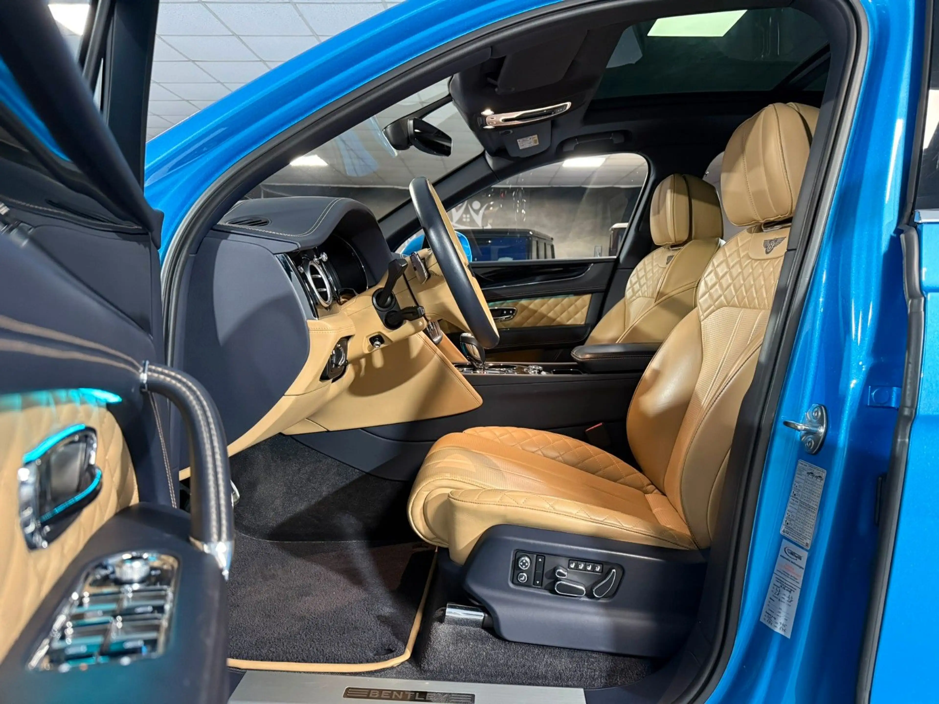 Bentley Bentayga 6.0 W12 4WD Autom. Akrapovic Scheckh. — photo 9
