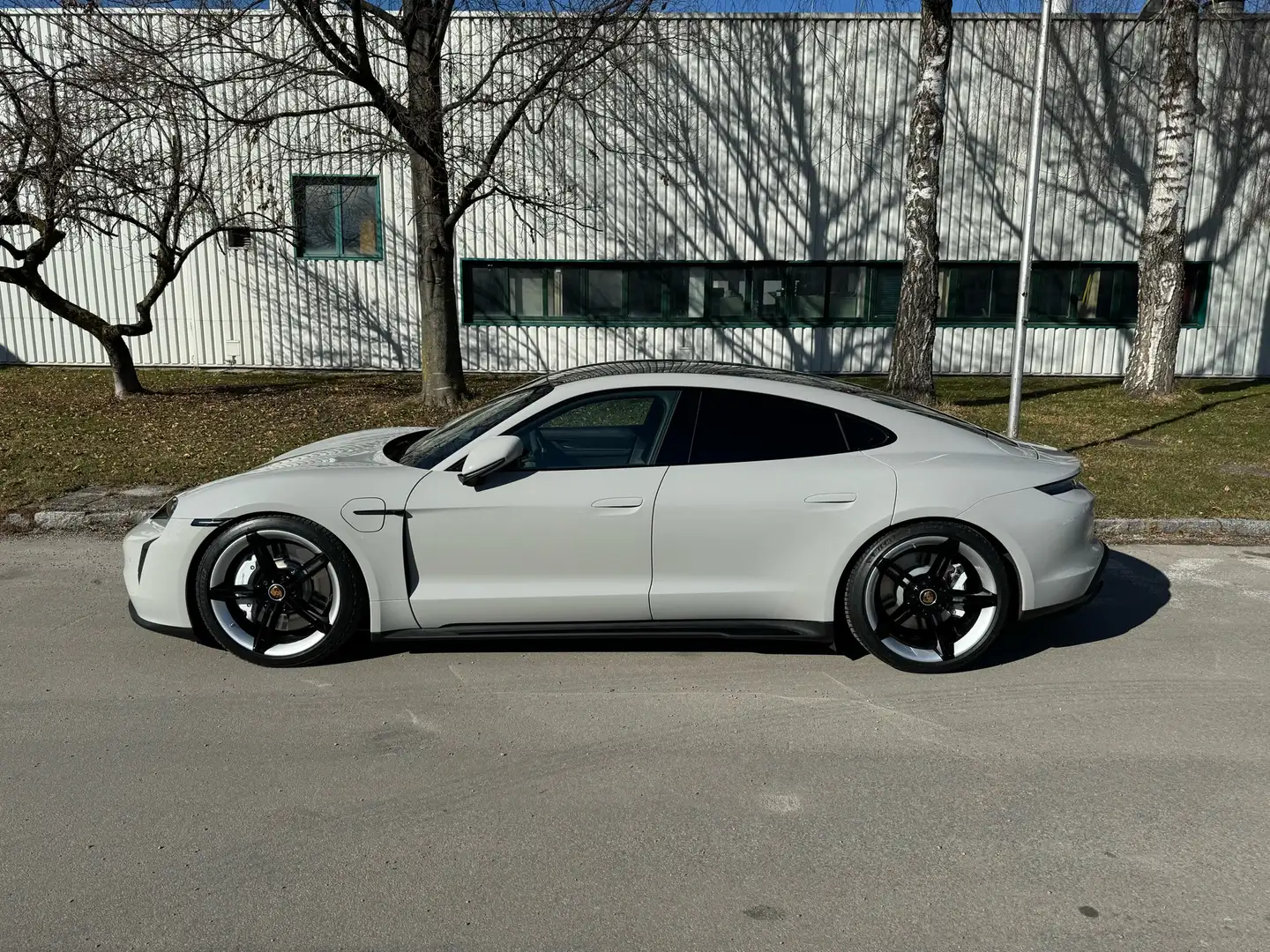 Porsche Taycan GTS 83,7kWh Carbon Race tex GTS Paket Bose Kreide Weiß - 1
