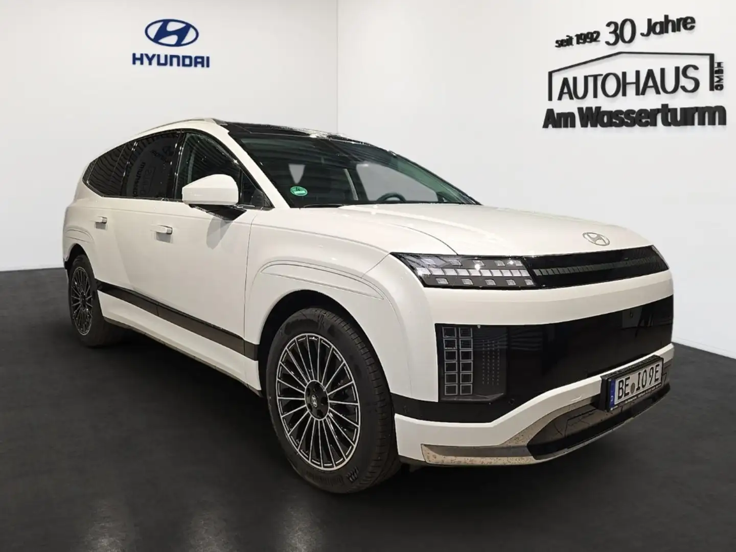 Hyundai IONIQ 9 6-SITZER (MY26) 110 KWH (307 PS) 4WD UNIQ PANO SWI Bílá - 2