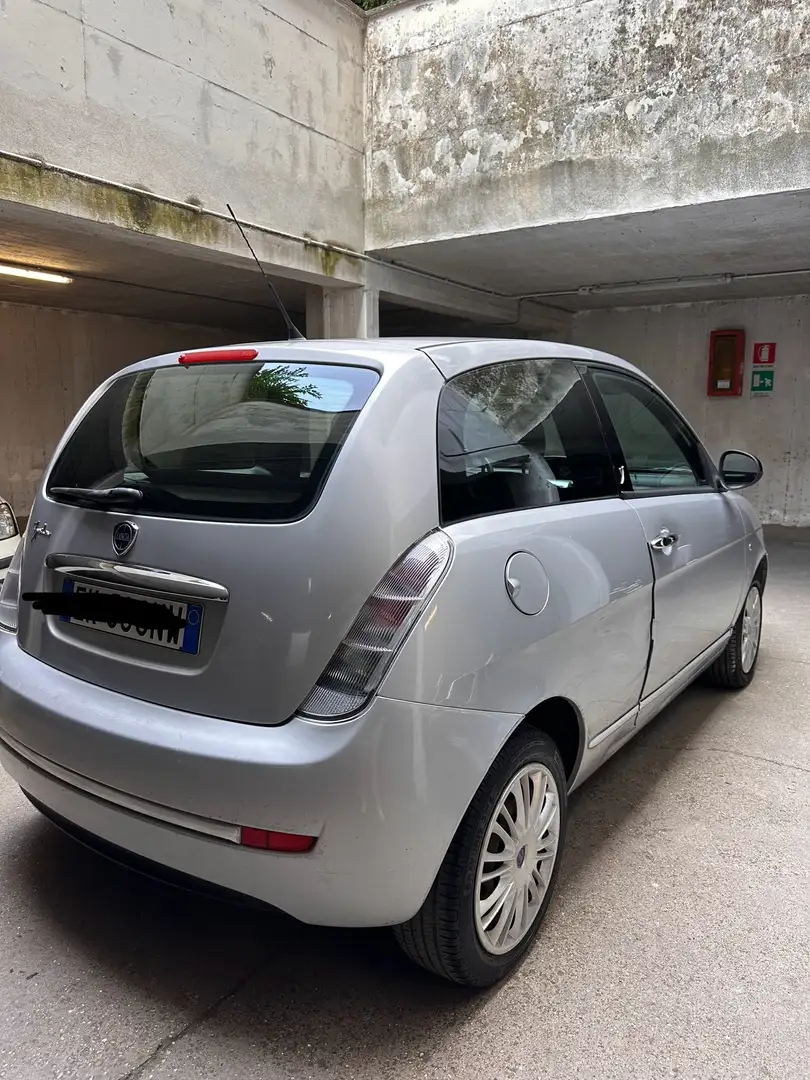Lancia Ypsilon 1.2 - 2