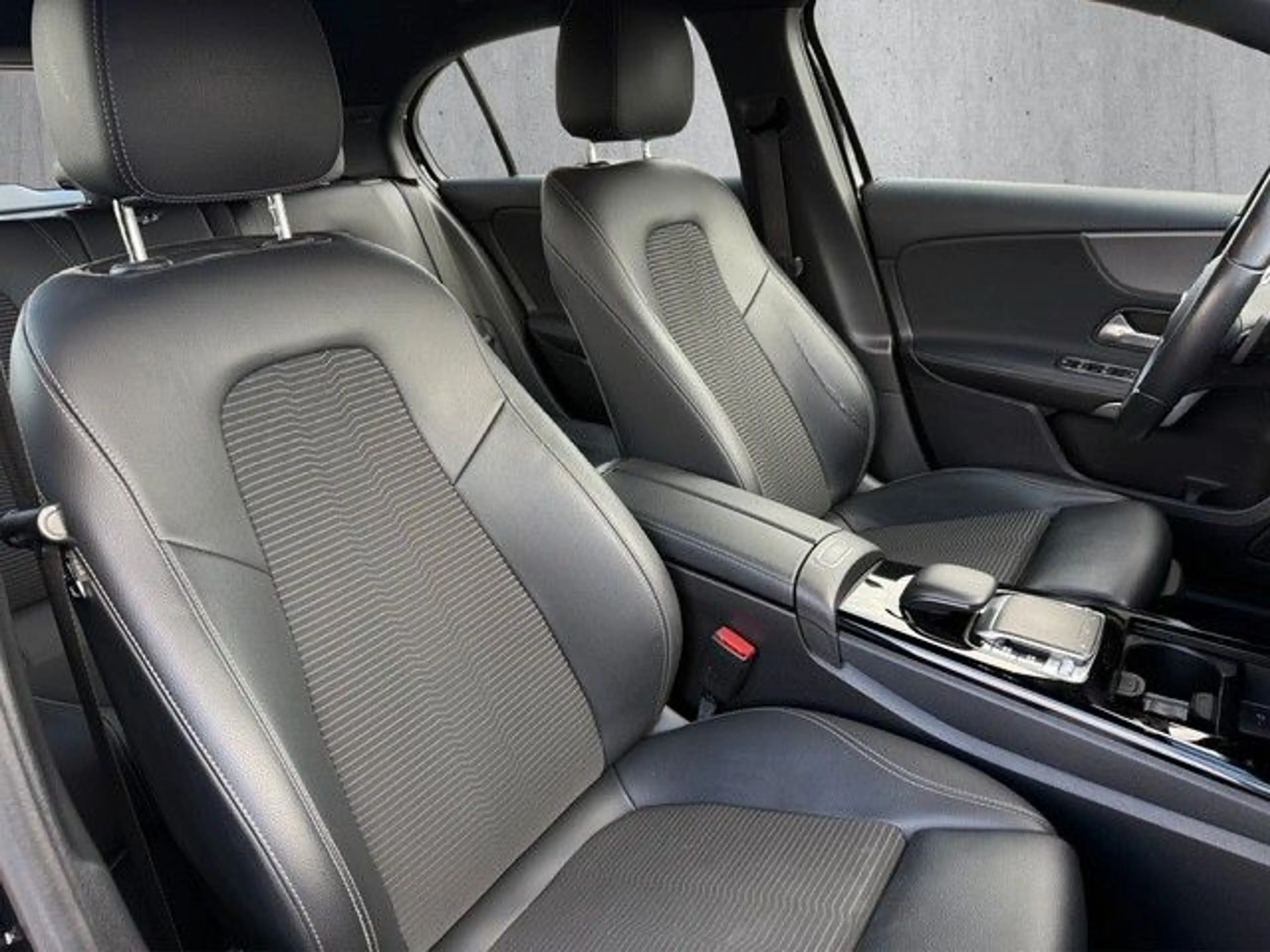 Mercedes-Benz A 180 Edition 19 7G-DCT*Burmester*Amb.be*Apple — photo 13
