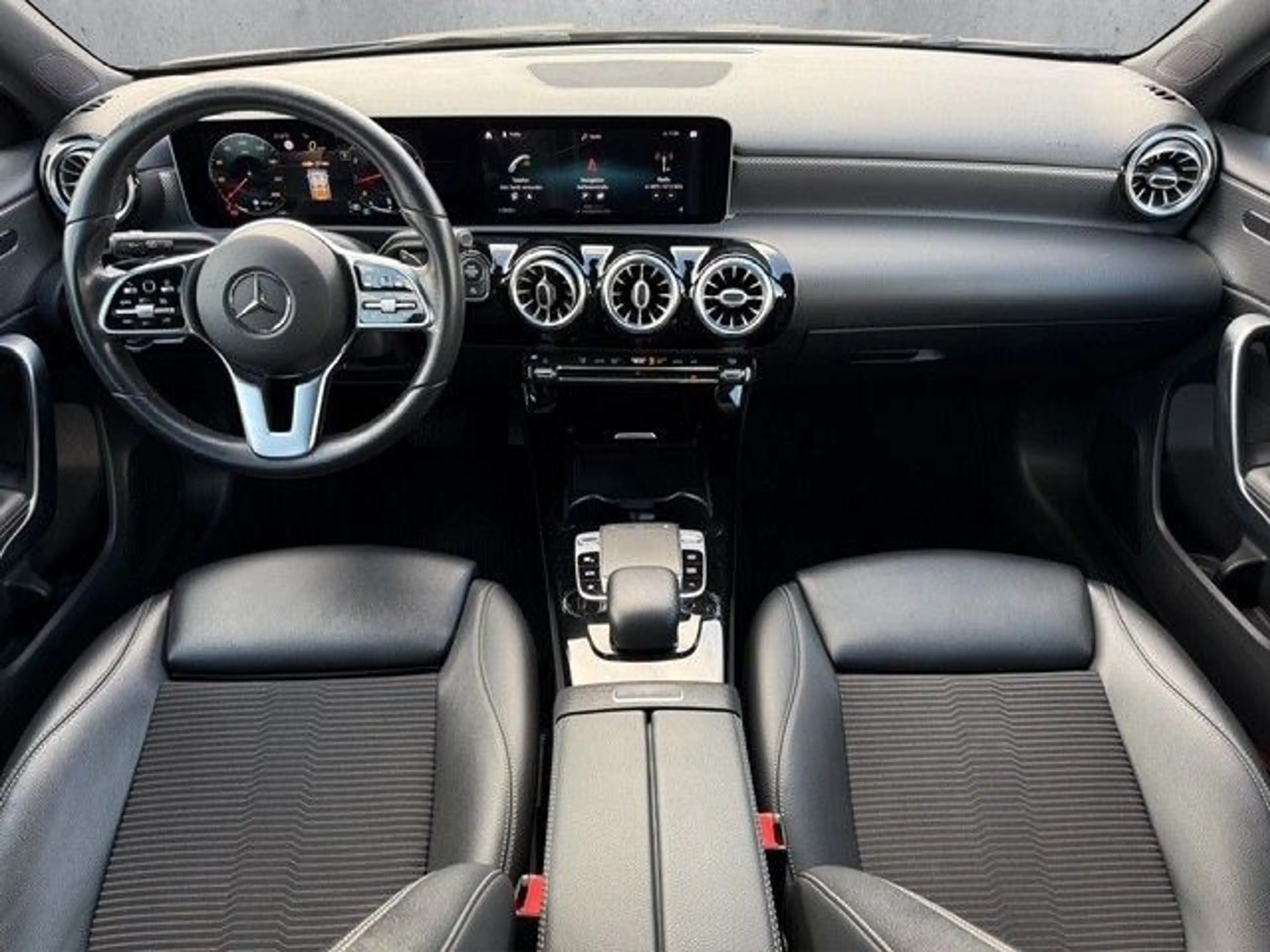 Mercedes-Benz A 180 Edition 19 7G-DCT*Burmester*Amb.be*Apple — photo 9