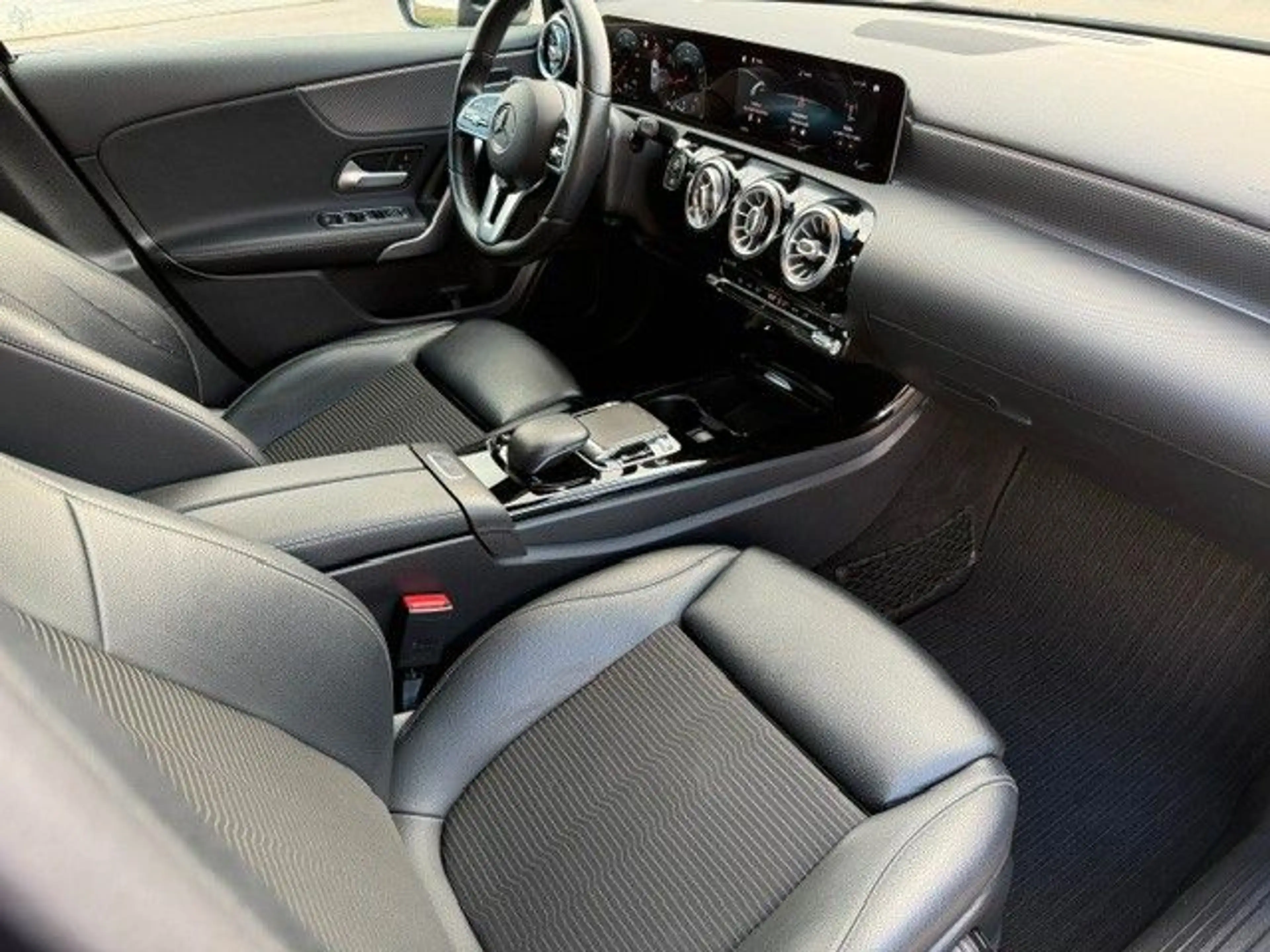 Mercedes-Benz A 180 Edition 19 7G-DCT*Burmester*Amb.be*Apple — photo 12