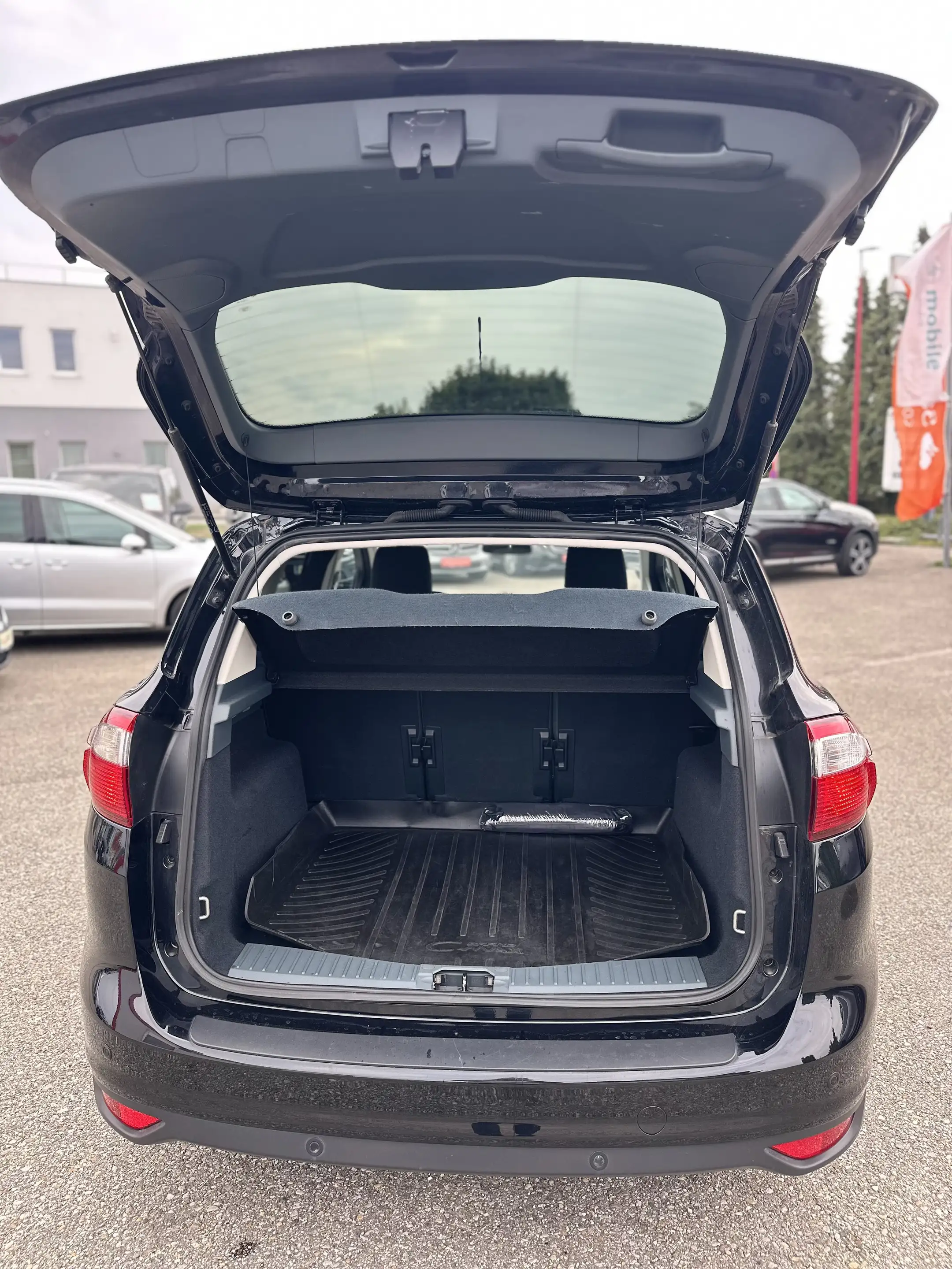 Ford C-Max Sync Edition — photo 8