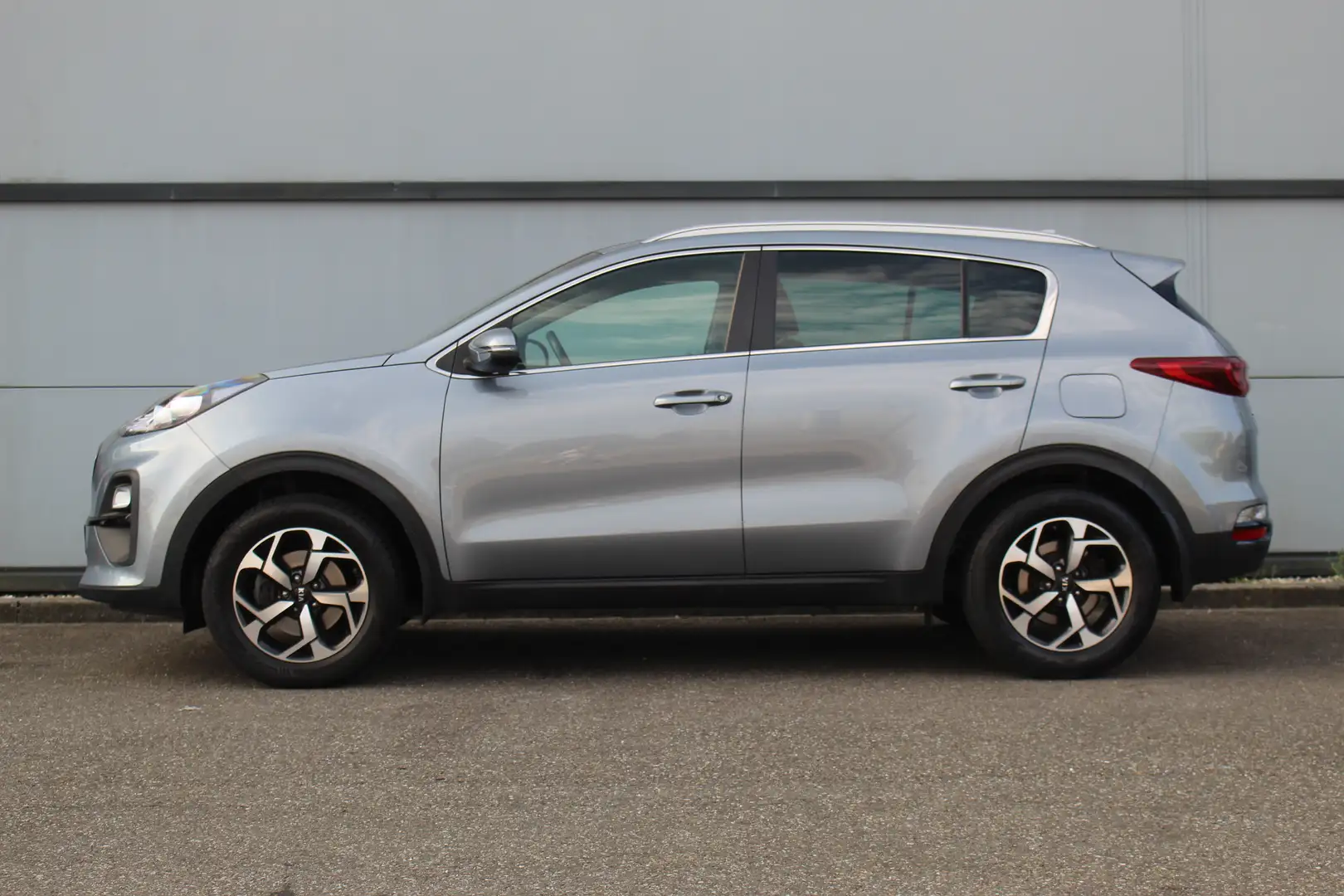 Kia Sportage 1.6 GDI DynamicLine | Carplay | Camera | Stoelverw Grau - 2