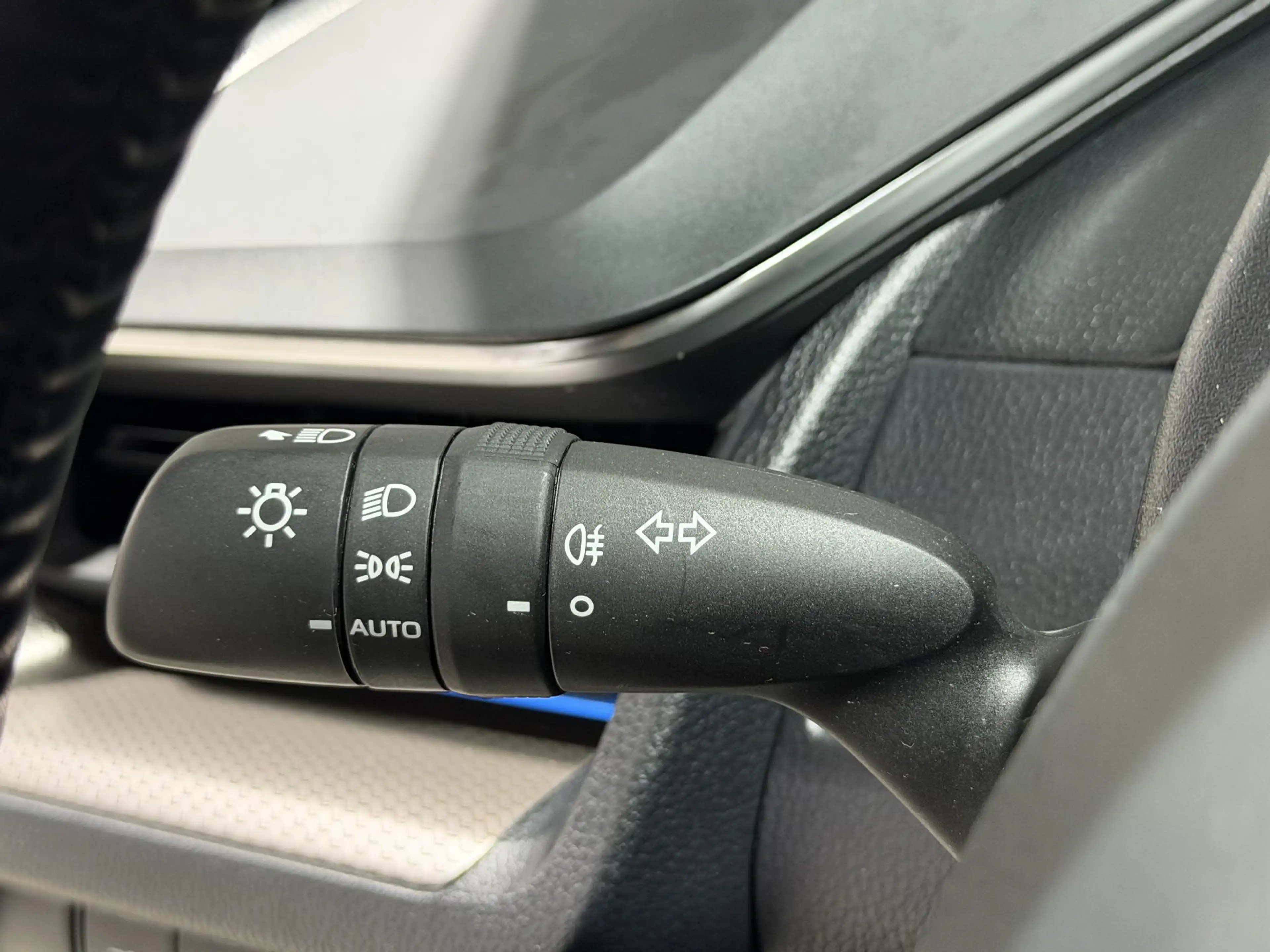 Toyota Prius 2.0 Plug-in Executive | Panoramadak | BTW auto | A — photo 10