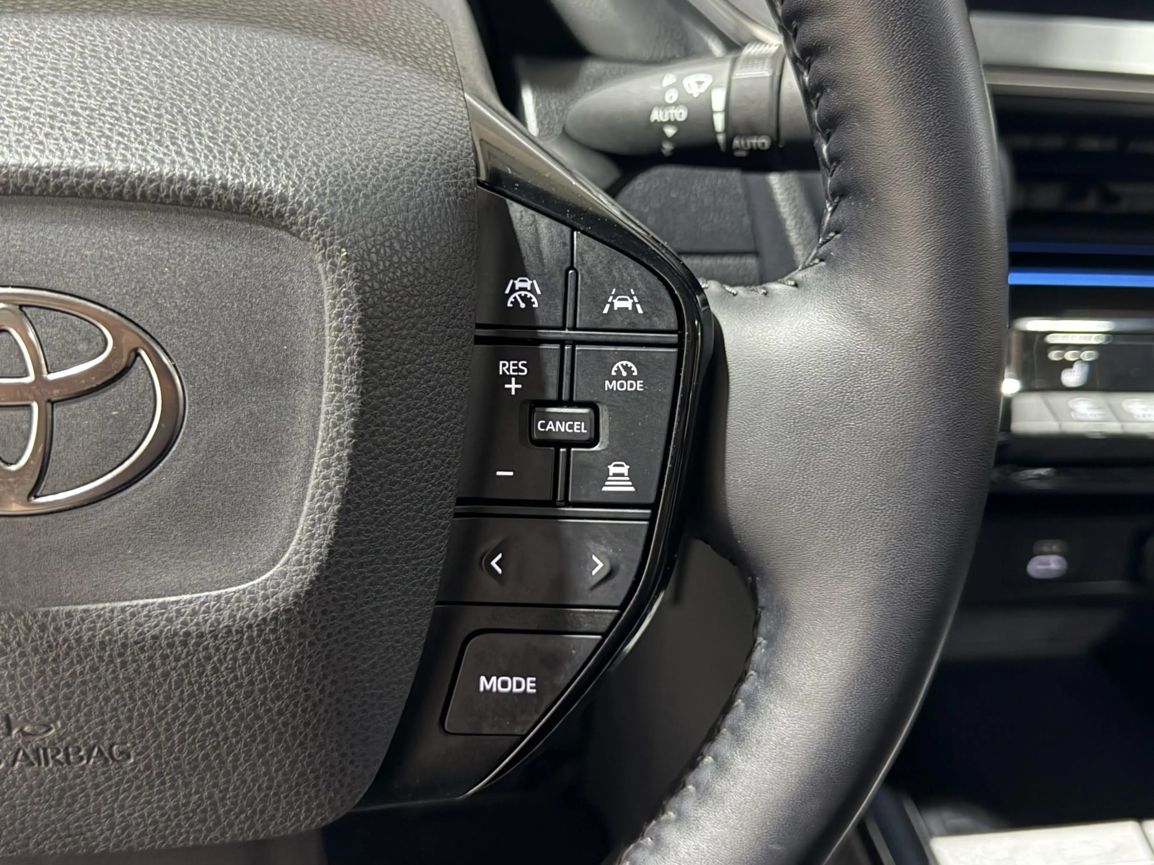 Toyota Prius 2.0 Plug-in Executive | Panoramadak | BTW auto | A — photo 12
