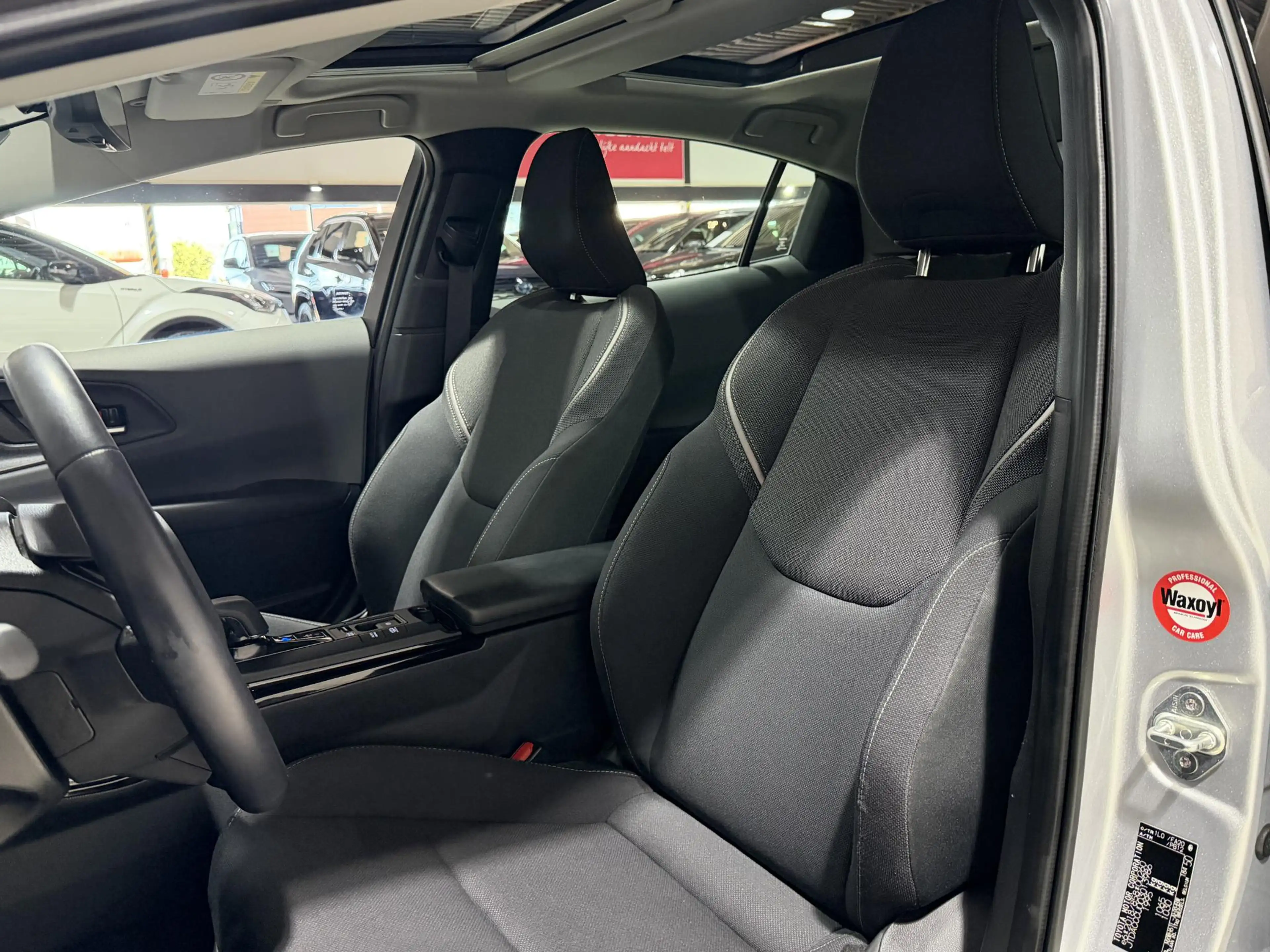 Toyota Prius 2.0 Plug-in Executive | Panoramadak | BTW auto | A — photo 3