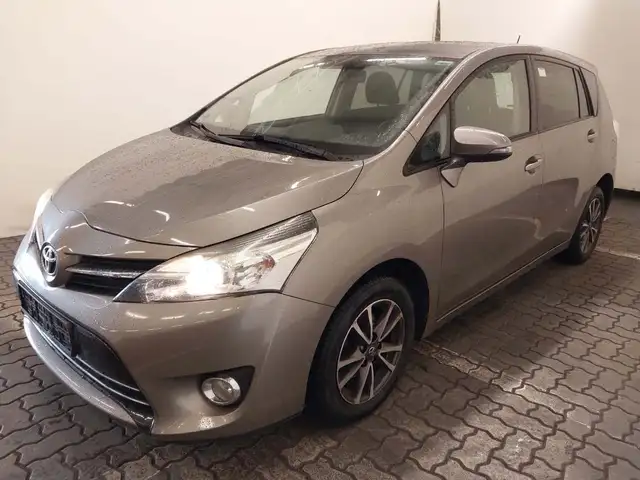 Toyota Verso Comfort *NAVI*KAMERA*SHZ*ALLWETTERREIFEN*