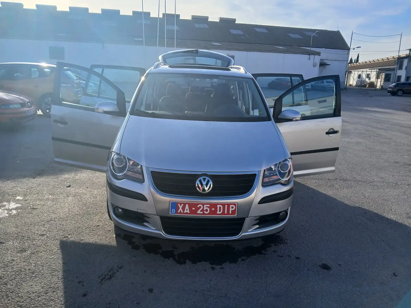 Volkswagen Touran 1.9 TDi Highline DPF - 1