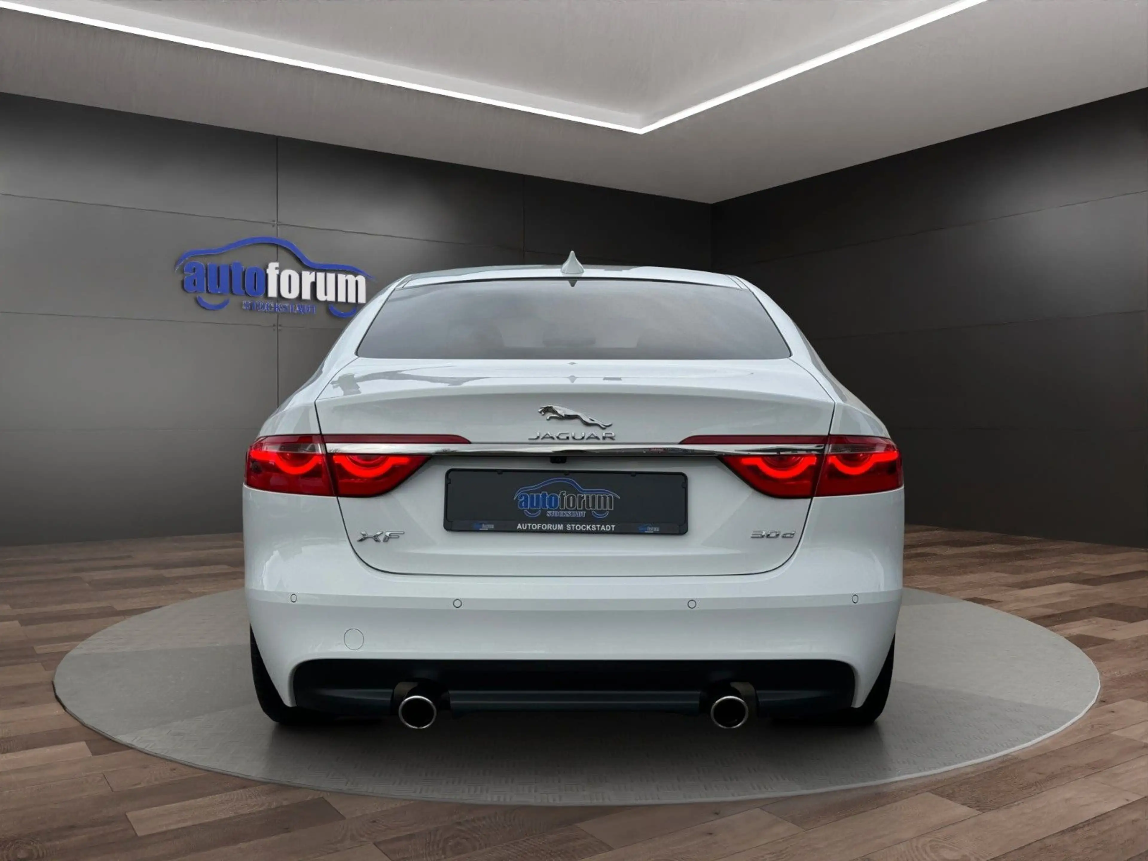 Jaguar XF Prestige ACC°LEDER°BI-XENON°TOTWINKEL°SPURH — photo 5