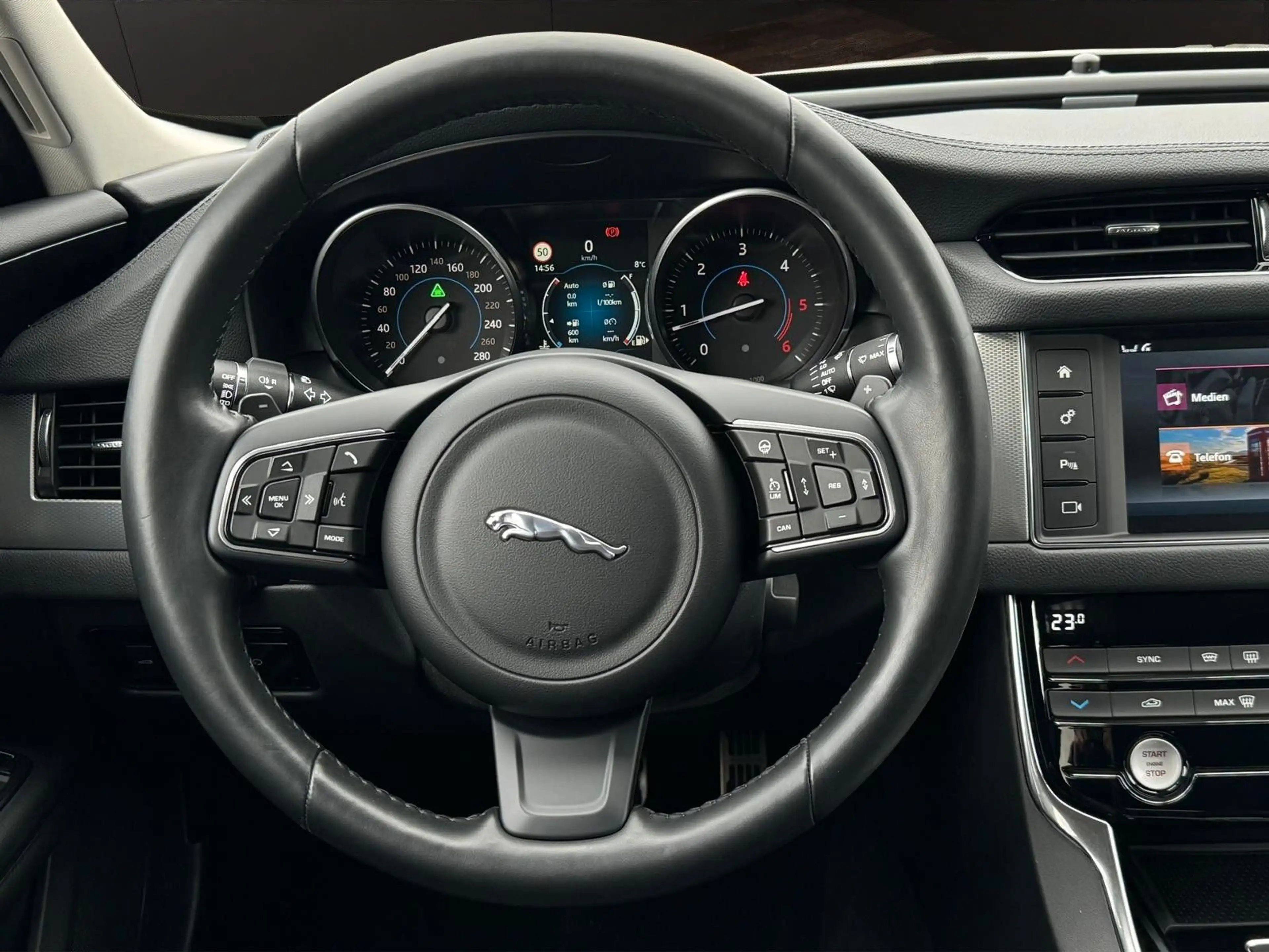 Jaguar XF Prestige ACC°LEDER°BI-XENON°TOTWINKEL°SPURH — photo 12