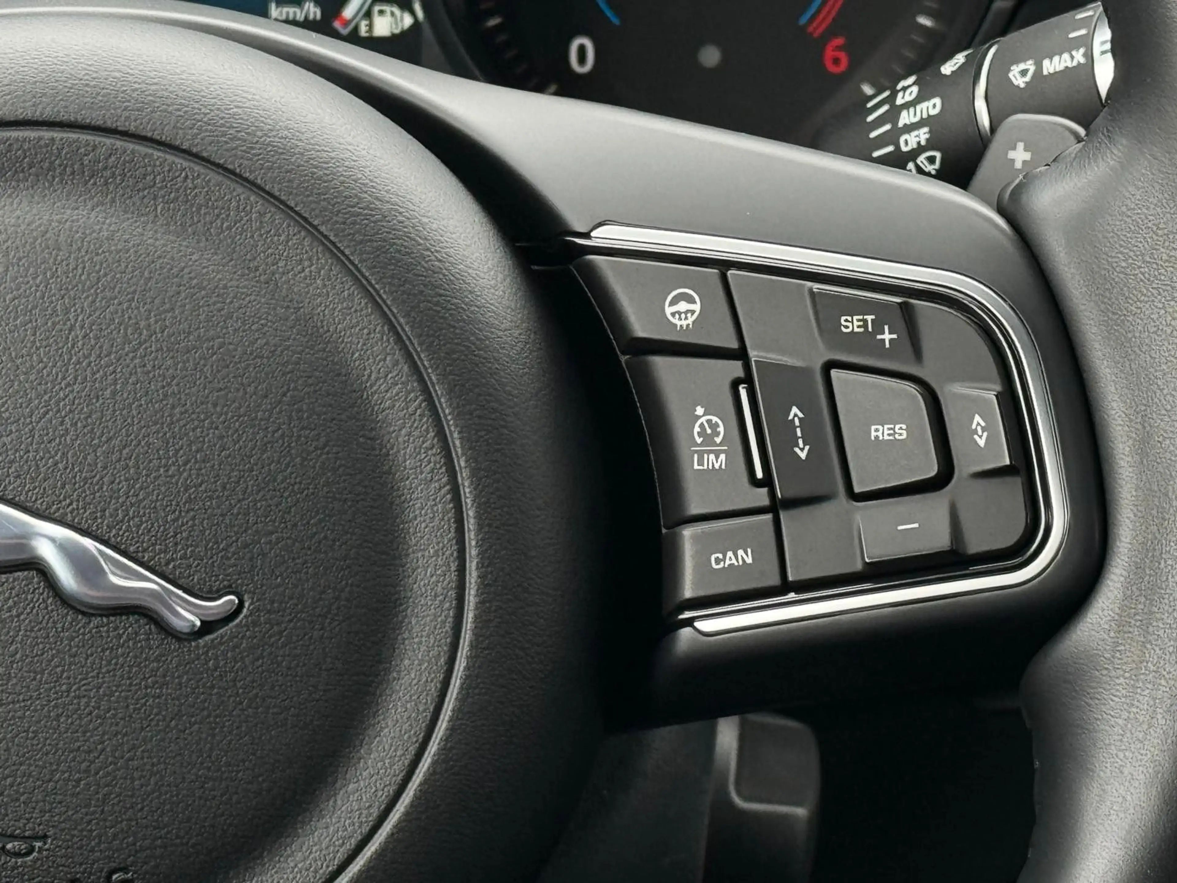 Jaguar XF Prestige ACC°LEDER°BI-XENON°TOTWINKEL°SPURH — photo 14