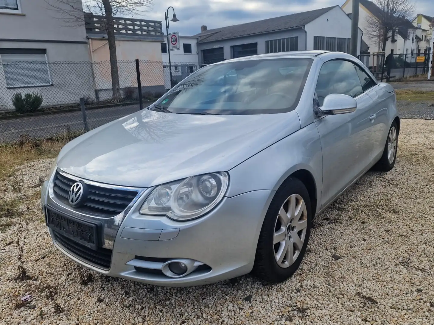 Volkswagen Eos Cabrio 2.0 LEDER+SHZ+KLIMATR.+MOTORSCHADEN Silber - 1