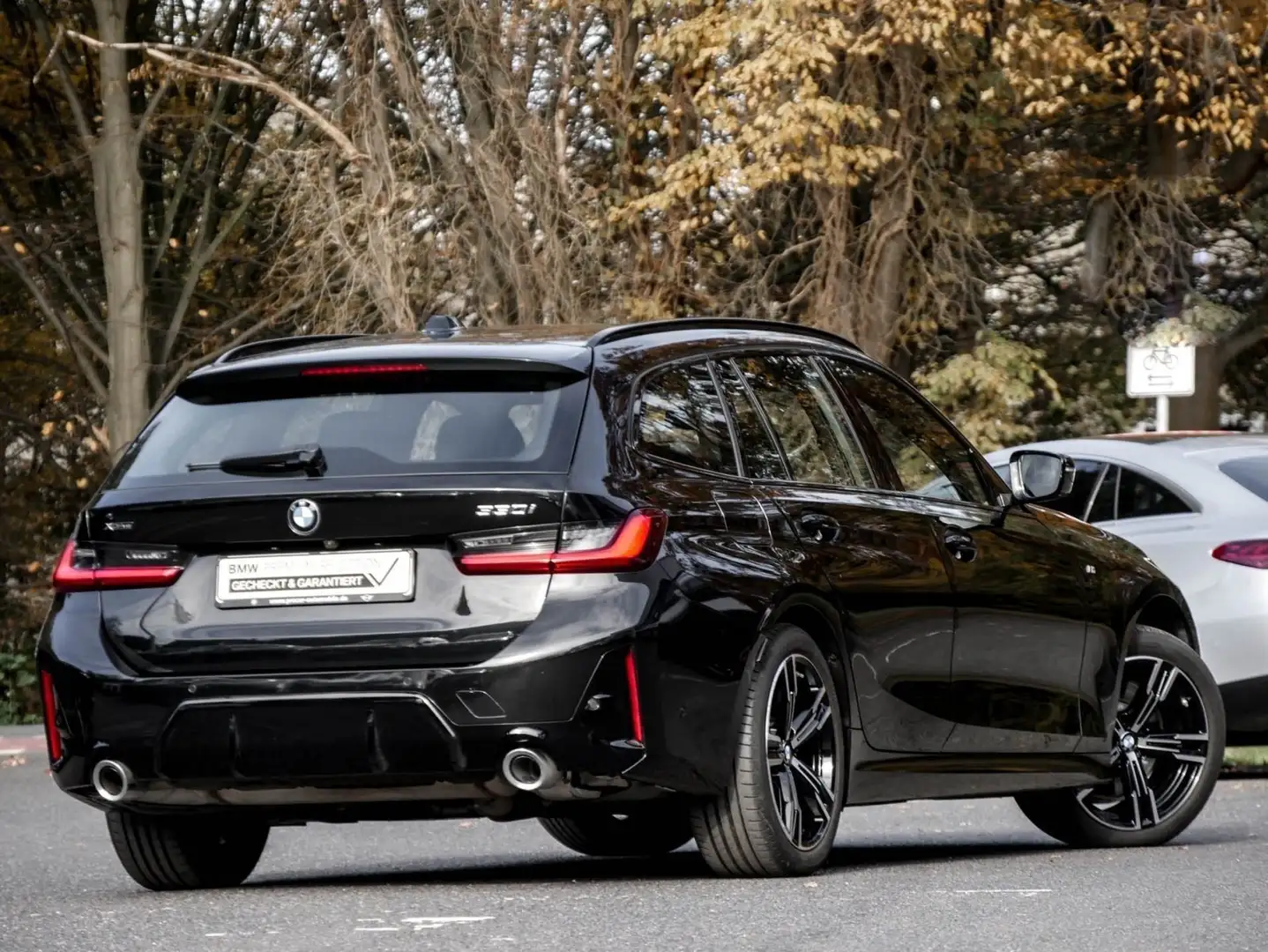 BMW 330 i xDrive M SPORT+ACC+HiFi+PA+SHZ+SPORTSITZ Schwarz - 2