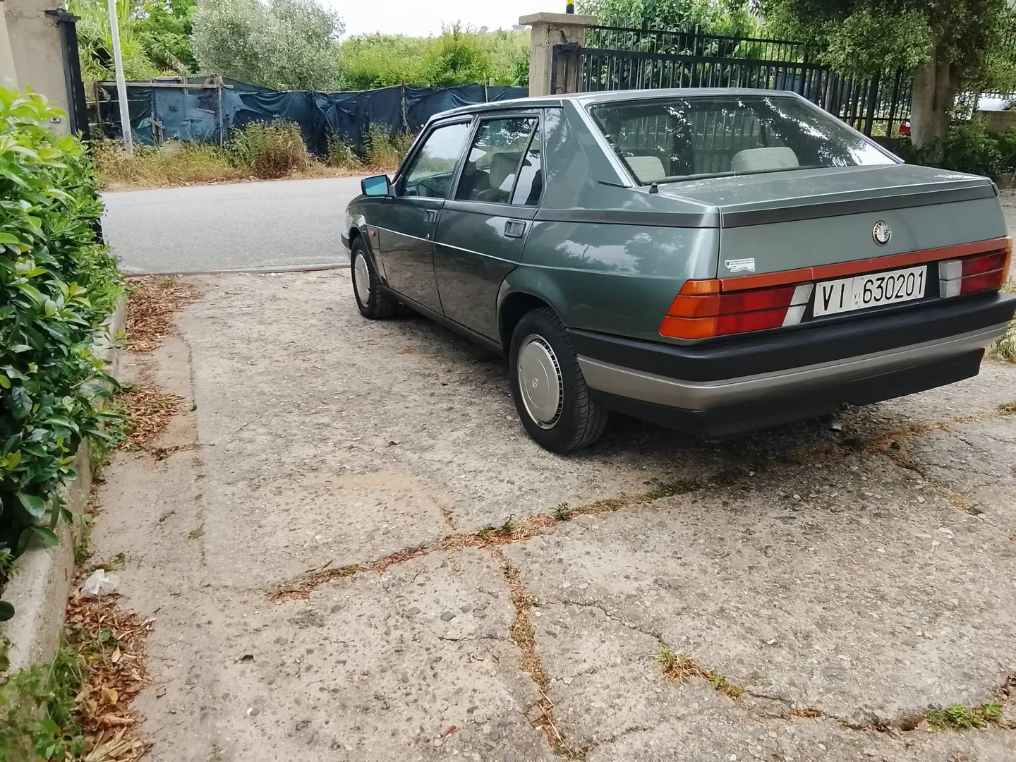 Alfa Romeo 75 75 1.6 Grün - 2