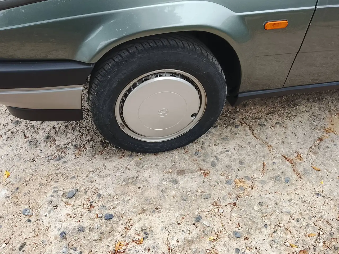 Alfa Romeo 75 1.6, foto 6