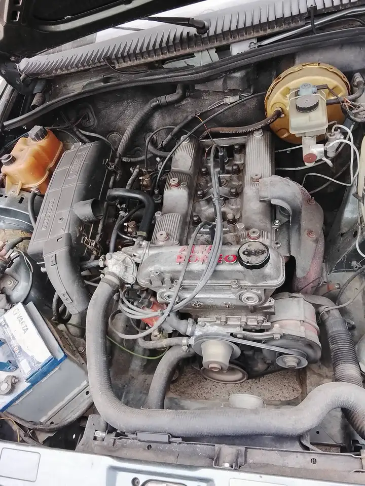 Alfa Romeo 75 1.6, foto 5