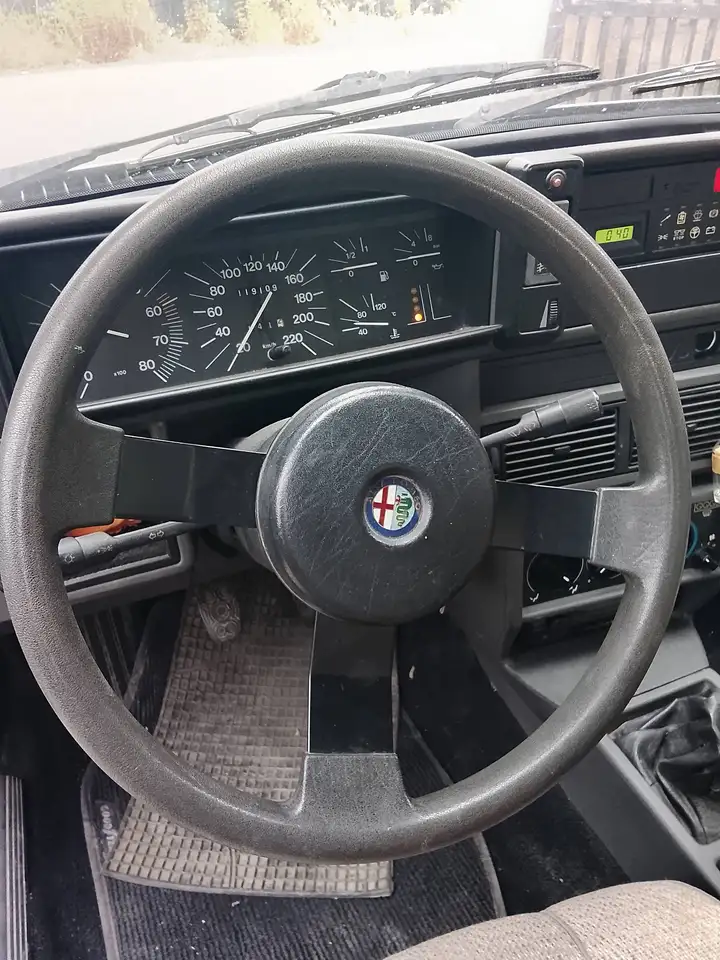Alfa Romeo 75 1.6, foto 9