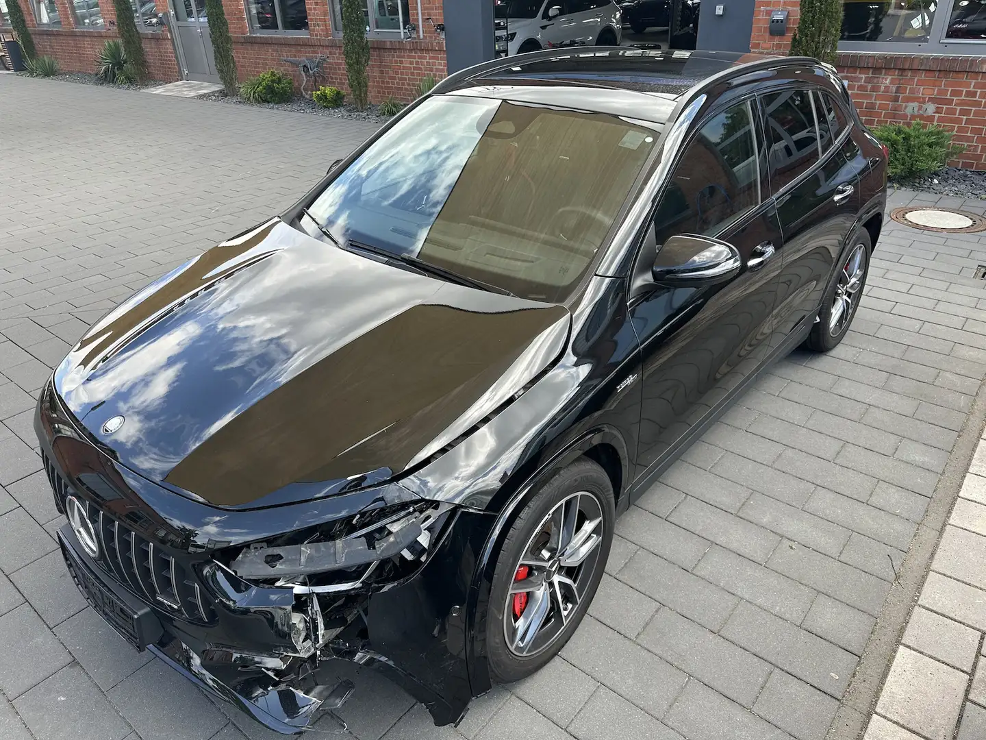 Mercedes-Benz GLA 35 AMG PerformanceSitze/Pano/HUD/360/FACE/ Schwarz - 2