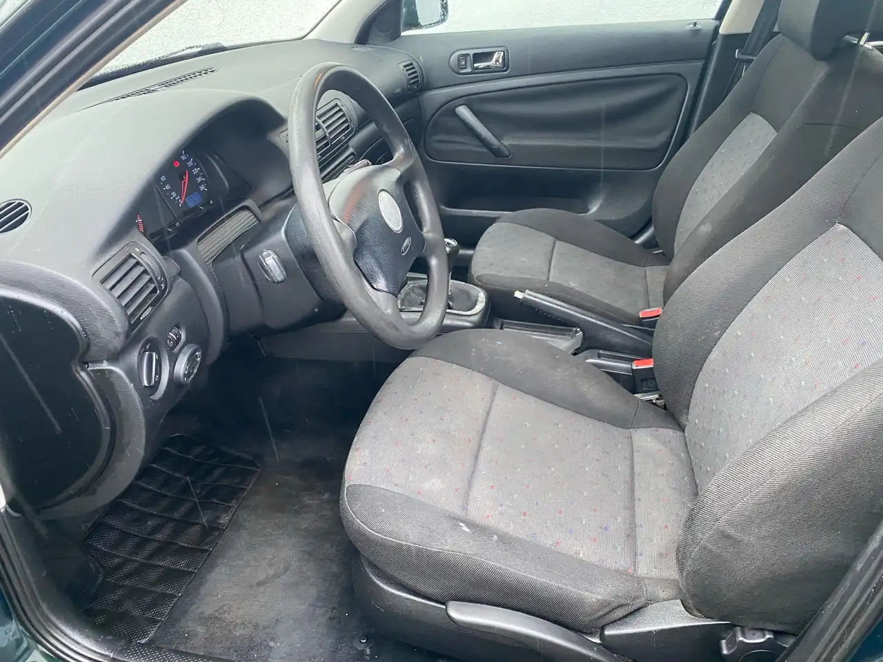 Volkswagen Passat Variant 1.6 Comfortline 3B Klima/15 Zoll LM+M&S/TÜV 01-202, foto 12