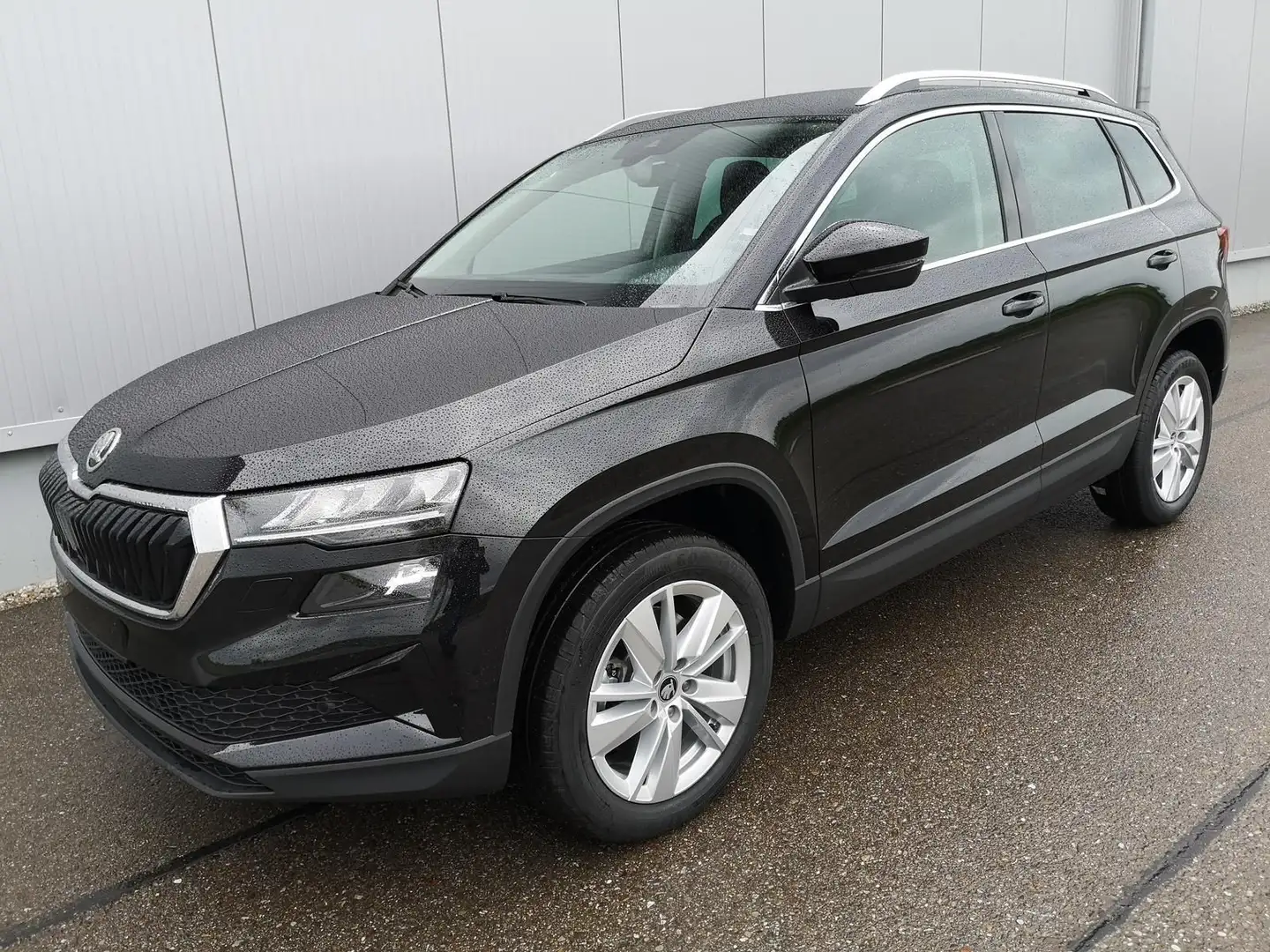 Skoda Karoq Selection 1.5 TSI DSG GV5 AHK 17 Ladeb ... Schwarz - 1