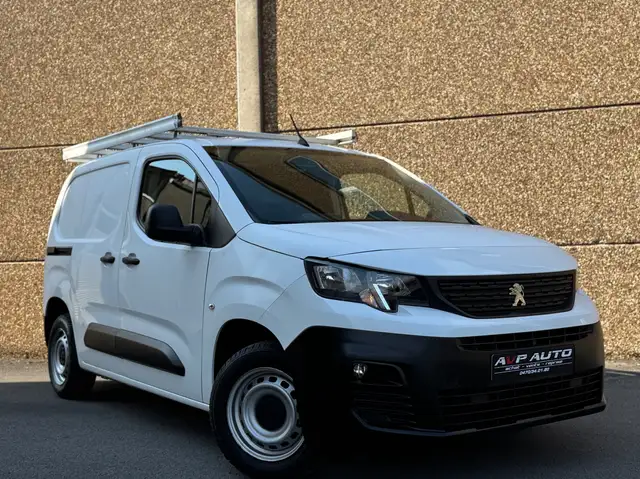 Peugeot Partner 1,5BlueHDi/3places/Airco/10735€ HTVA/Ecran/Carplay/Gallerie de toit