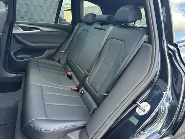 BMW X3 view 13
