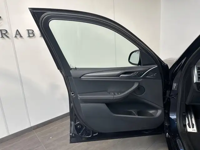 BMW X3 view 6