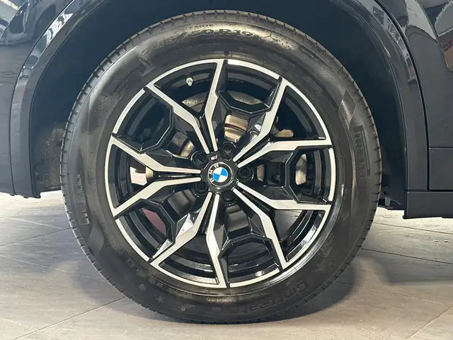 BMW X3 view 3