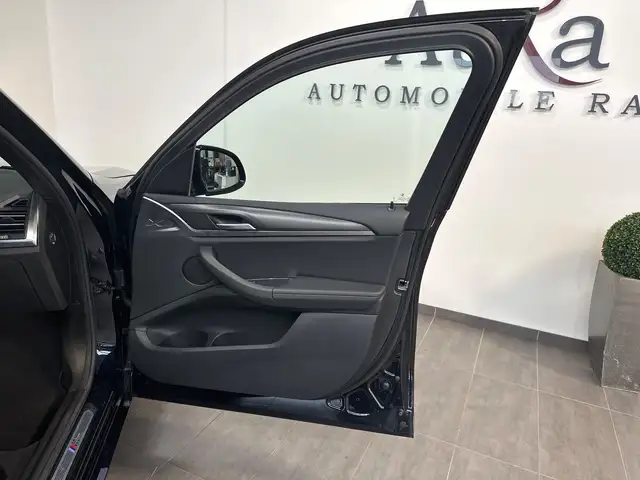 BMW X3 view 7