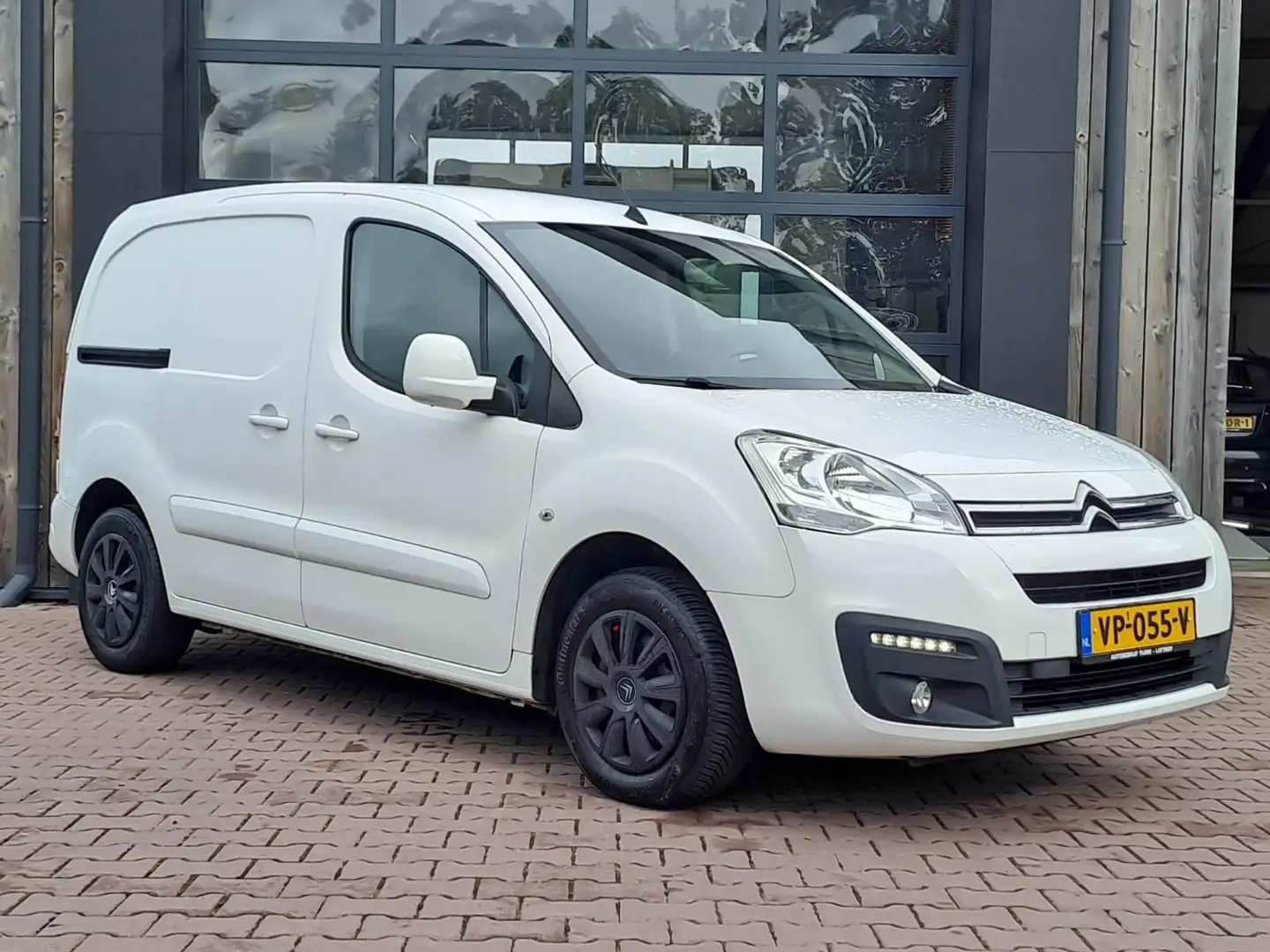 Citroen Berlingo 1.6 HDI 75 Club | Airco | Cruise | Navi | 3-zits | Wit - 2