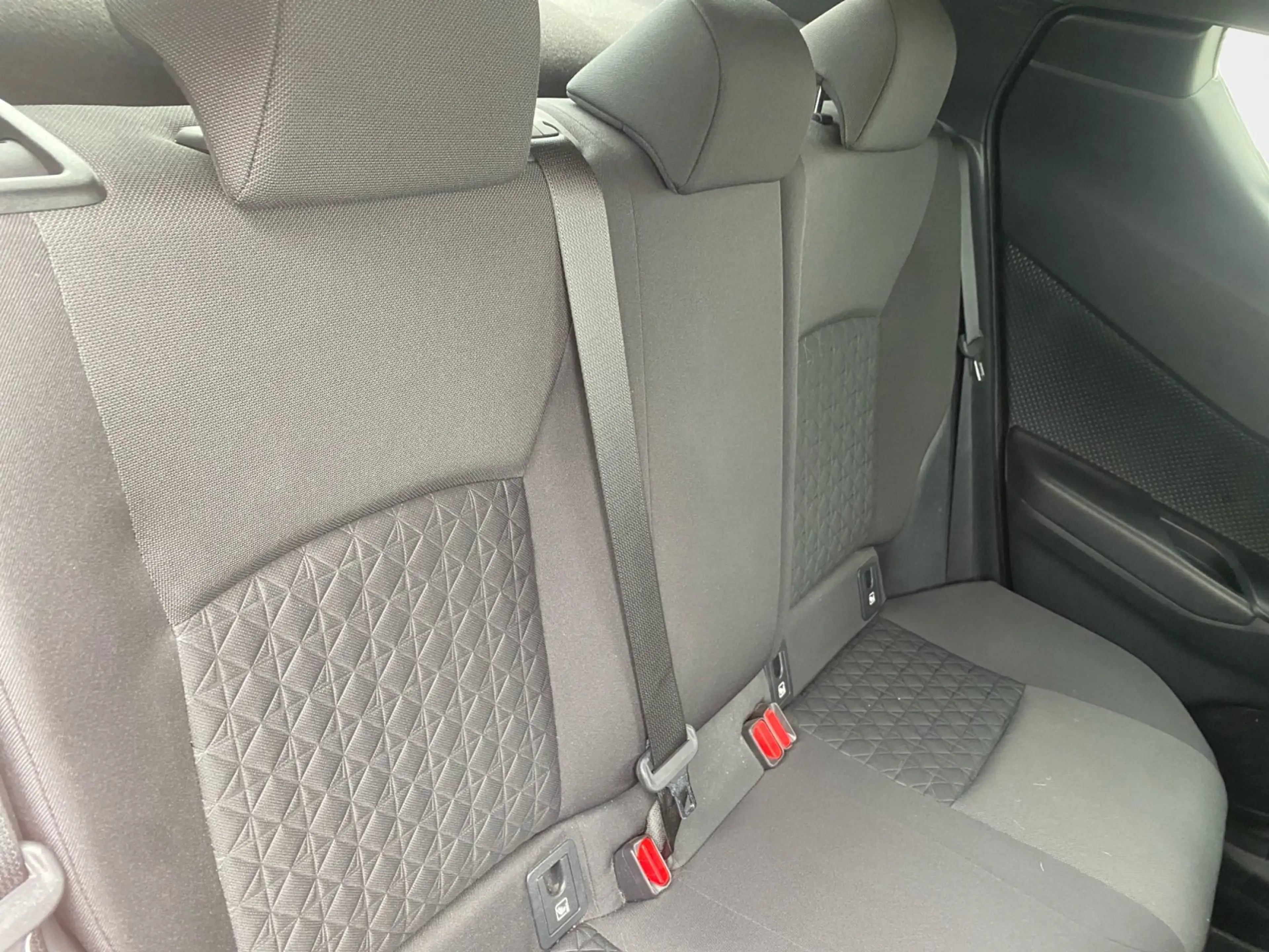 Toyota C-HR 1.8 Hybrid 4x2 Team D 2xKlima ACC AUT Kam. — photo 11