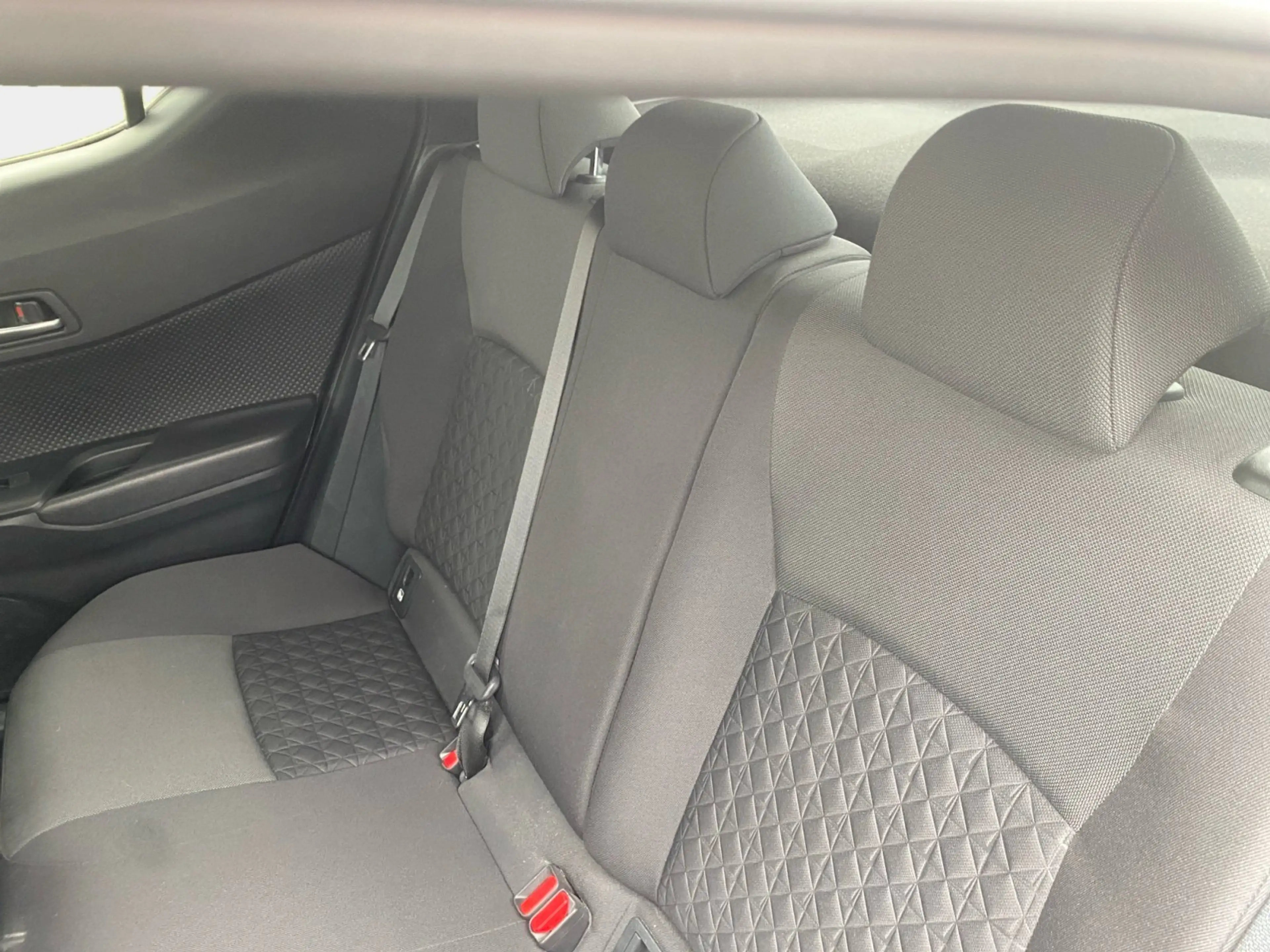 Toyota C-HR 1.8 Hybrid 4x2 Team D 2xKlima ACC AUT Kam. — photo 10