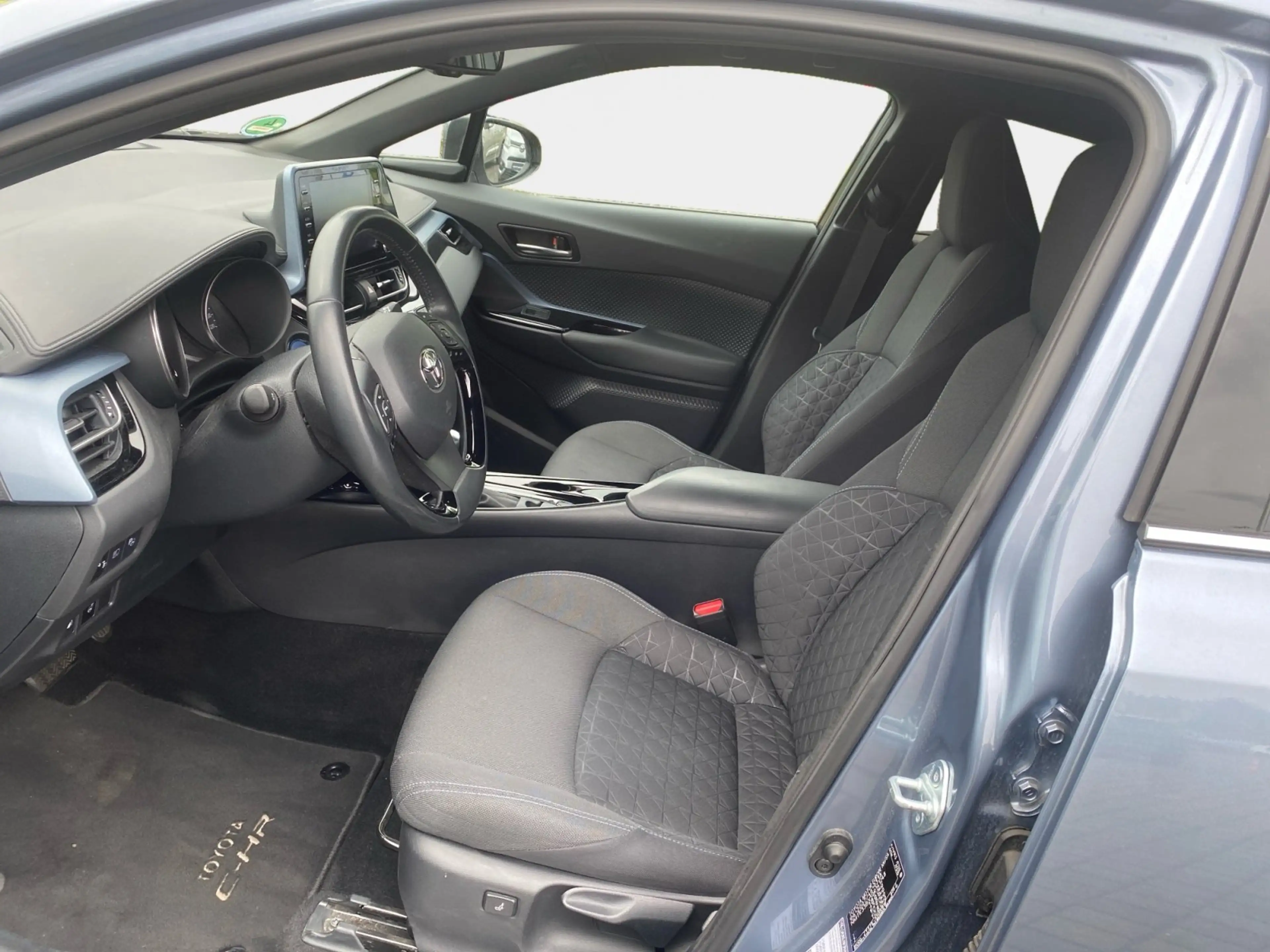 Toyota C-HR 1.8 Hybrid 4x2 Team D 2xKlima ACC AUT Kam. — photo 9