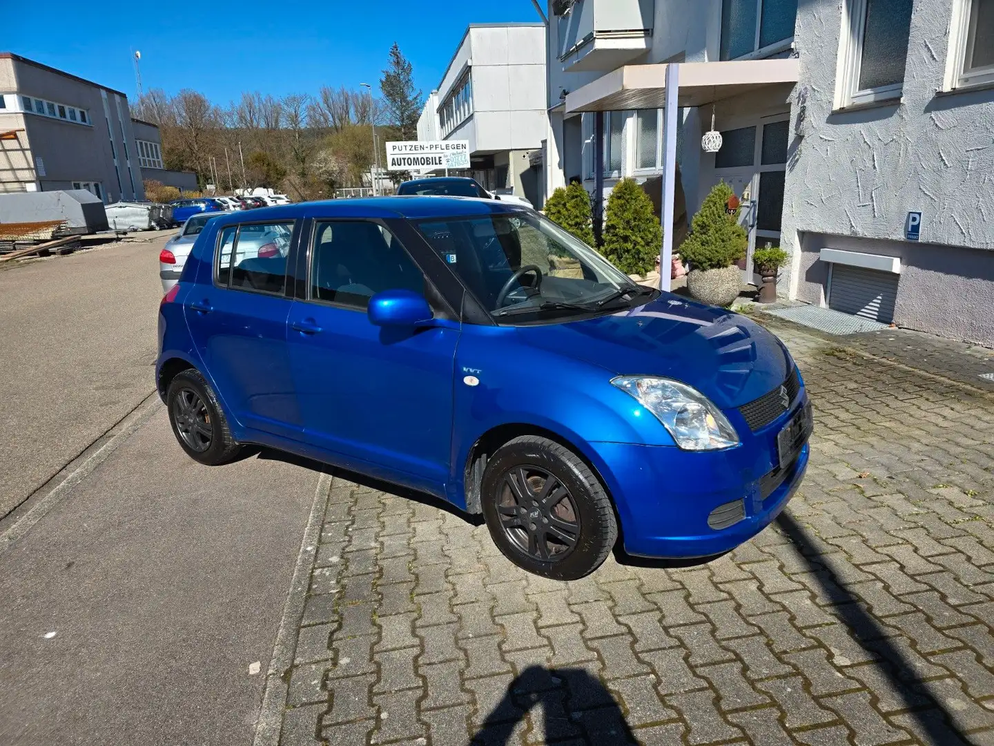 Suzuki Swift Lim. Dance Club Blau - 1