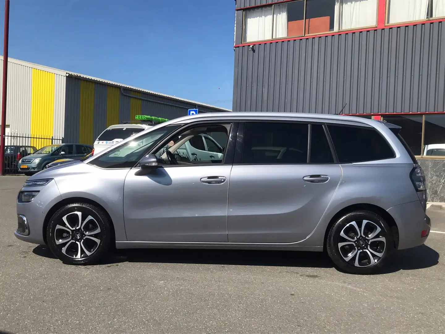 Citroen Grand C4 SpaceTourer 1.5 BlueHDI Shine / AITOMAAT / 7 PERSOONS / LEER / Grijs - 2