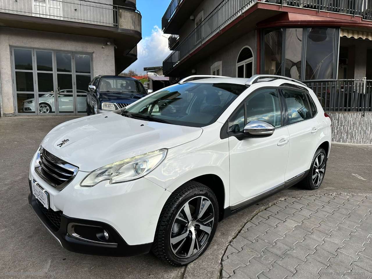 Peugeot 2008 BlueHDi 100 Black Matt