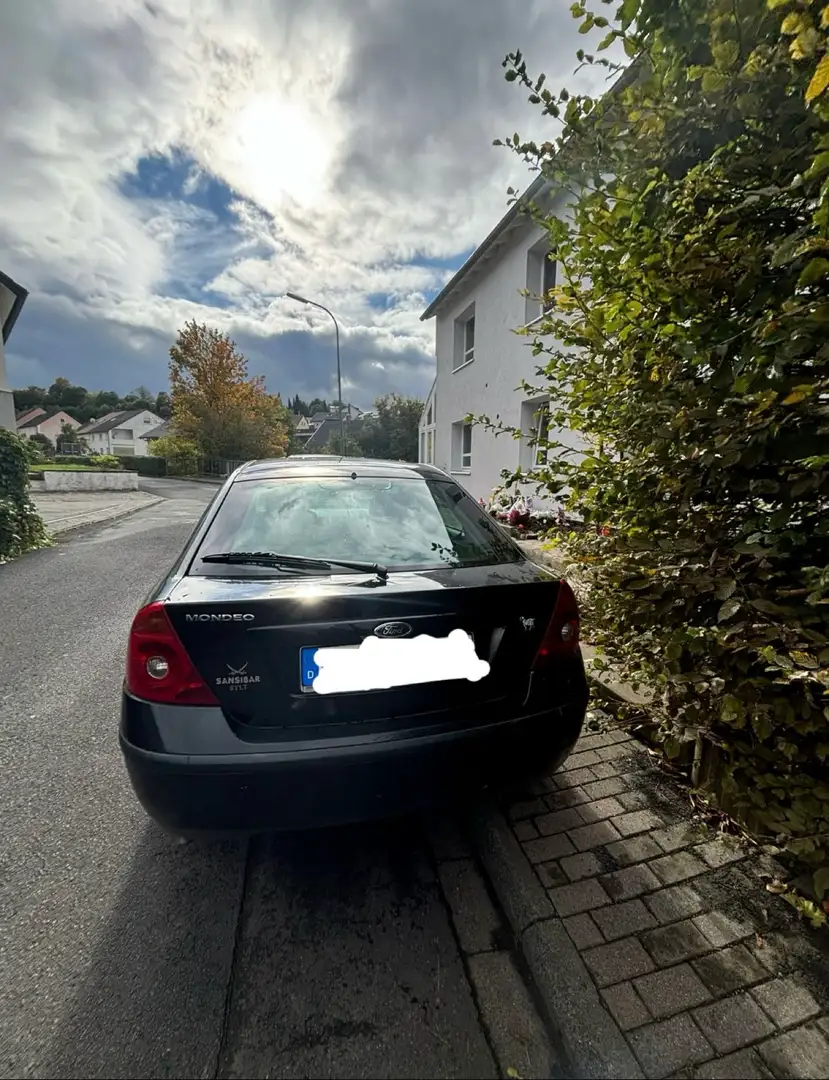 Ford Mondeo 1.8 Ambiente Schwarz - 1