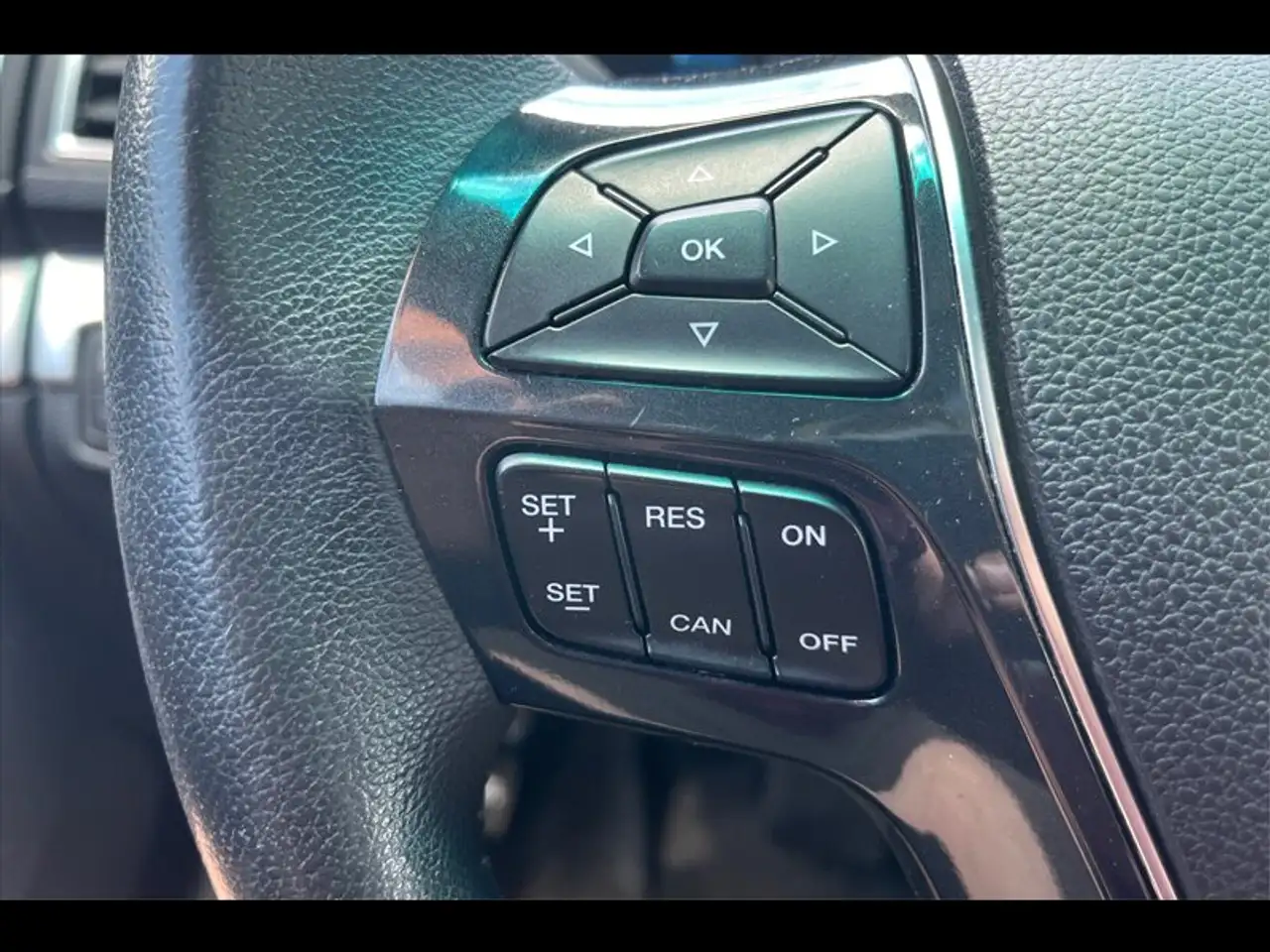 Ford Explorer photo Ford Explorer