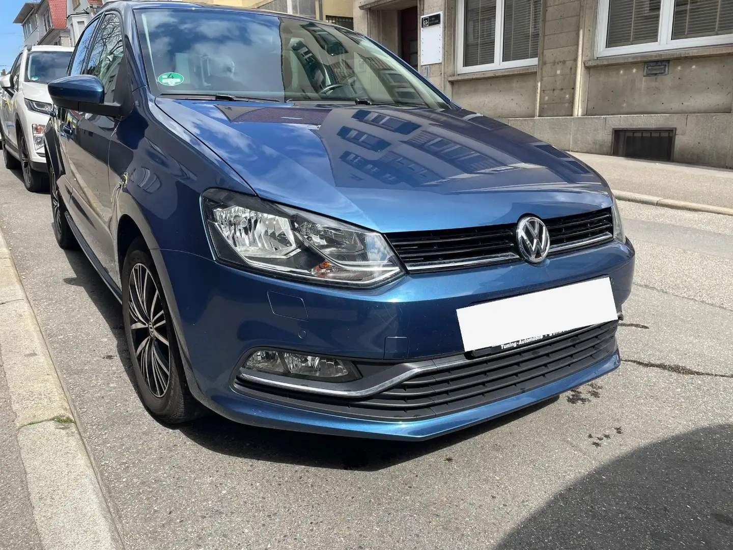 Volkswagen Polo 1.0 Allstar Blau - 1